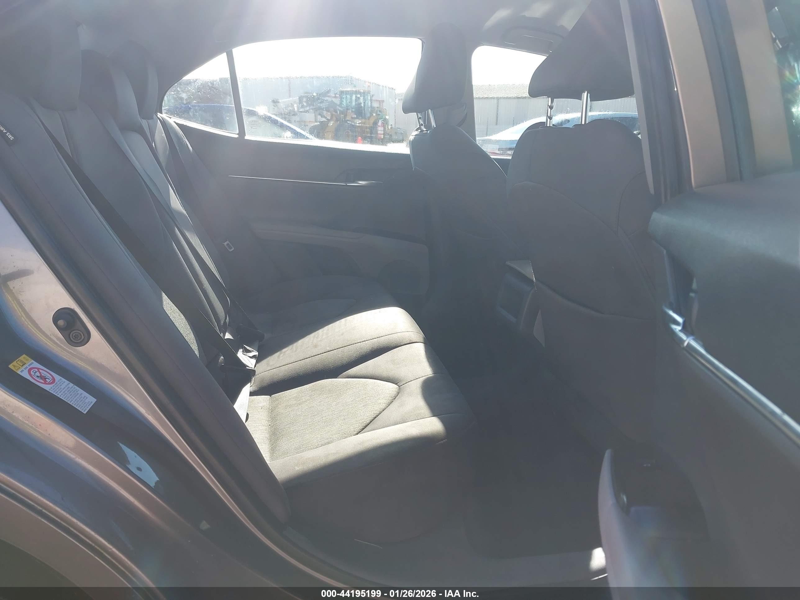 TOYOTA CAMRY image 8
