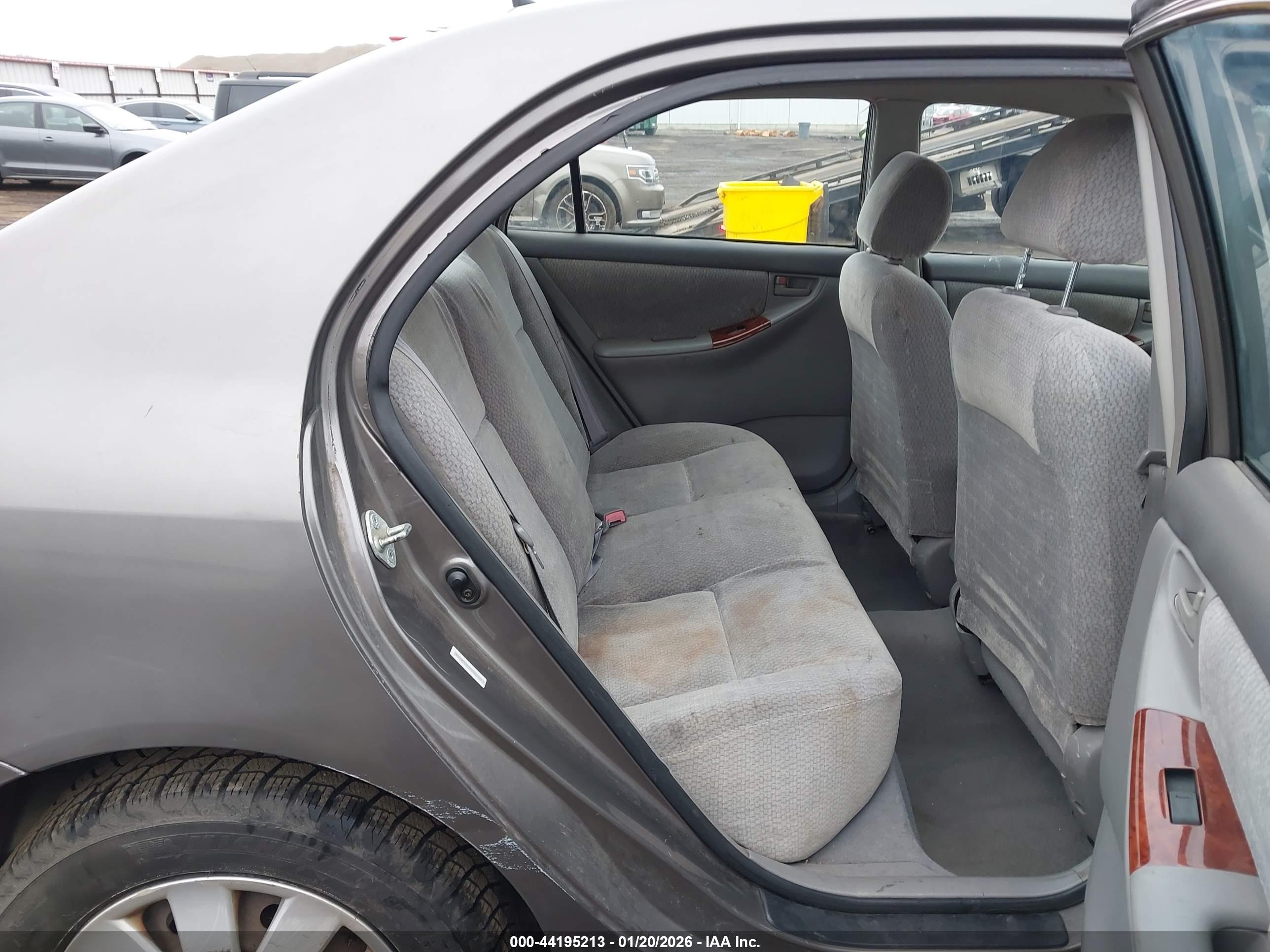 TOYOTA COROLLA image 8