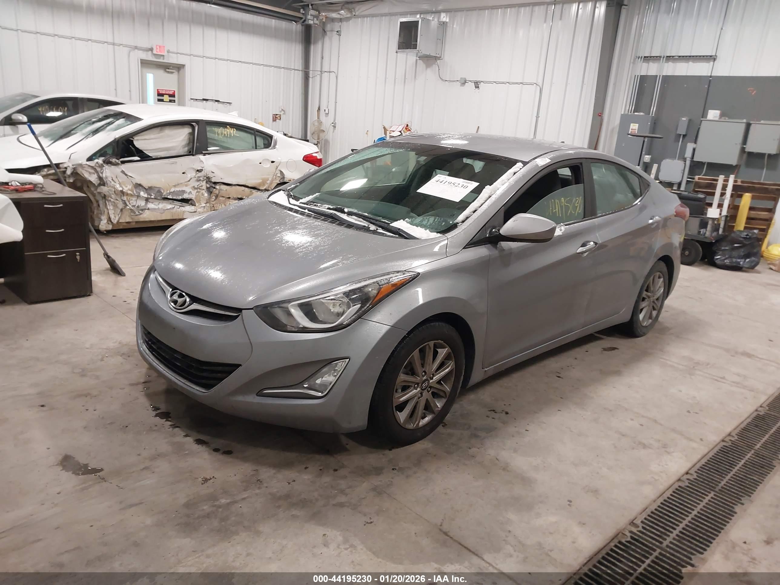 HYUNDAI ELANTRA image 2
