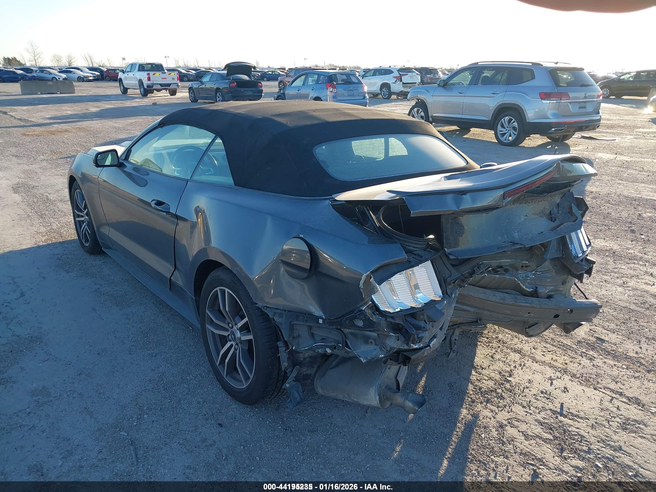 FORD MUSTANG image 3