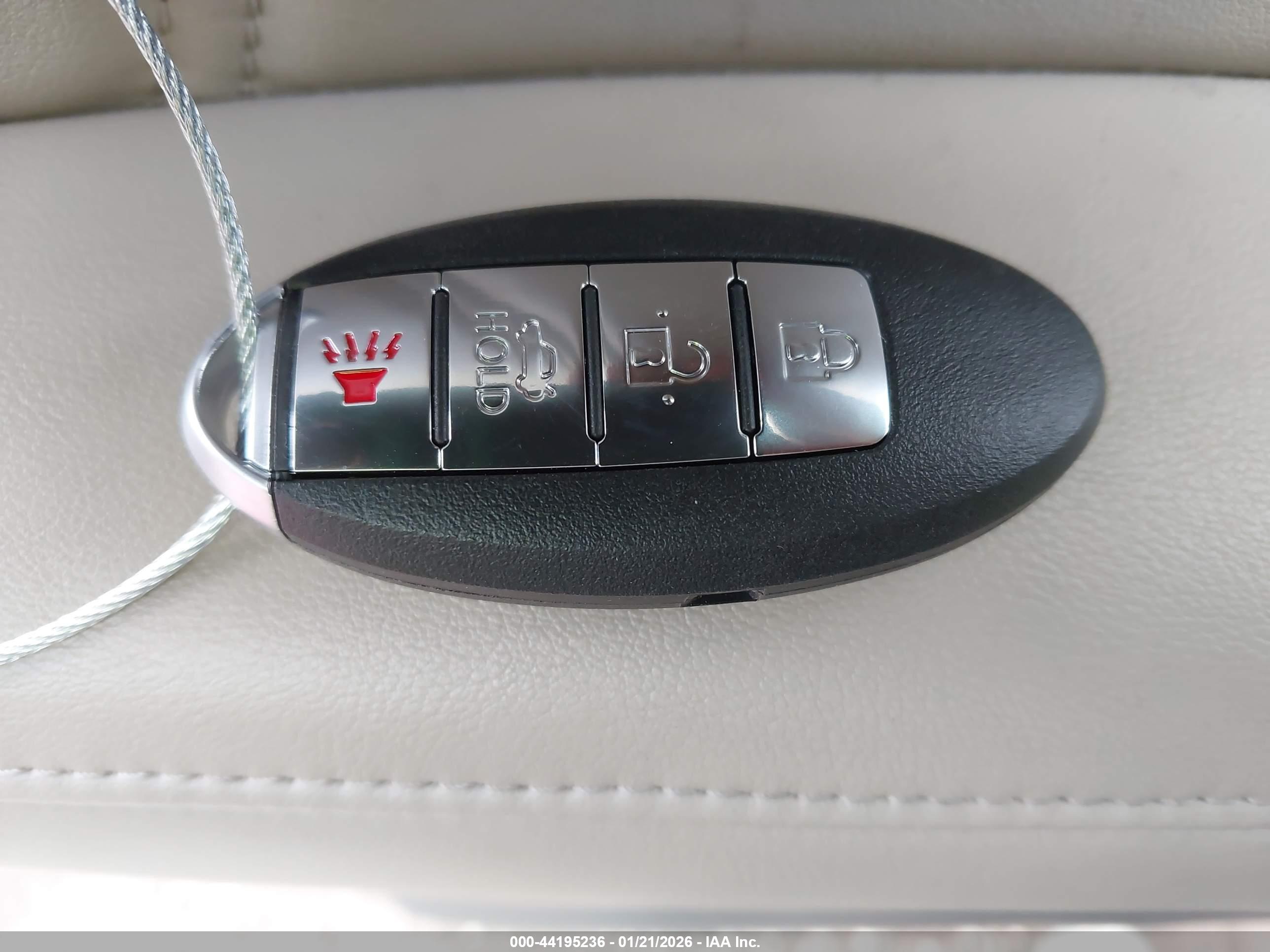 NISSAN MURANO image 11