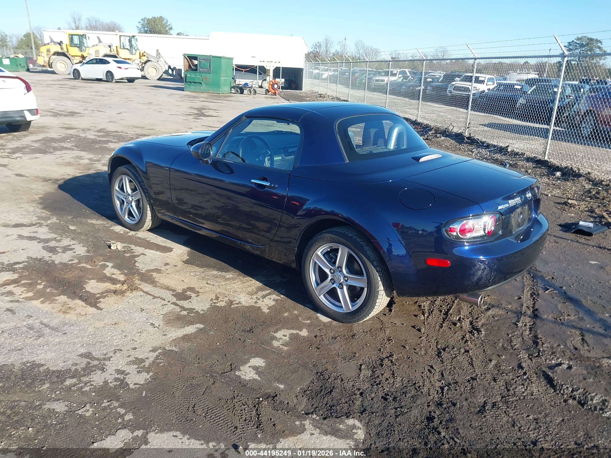 MAZDA MX-5 image 3