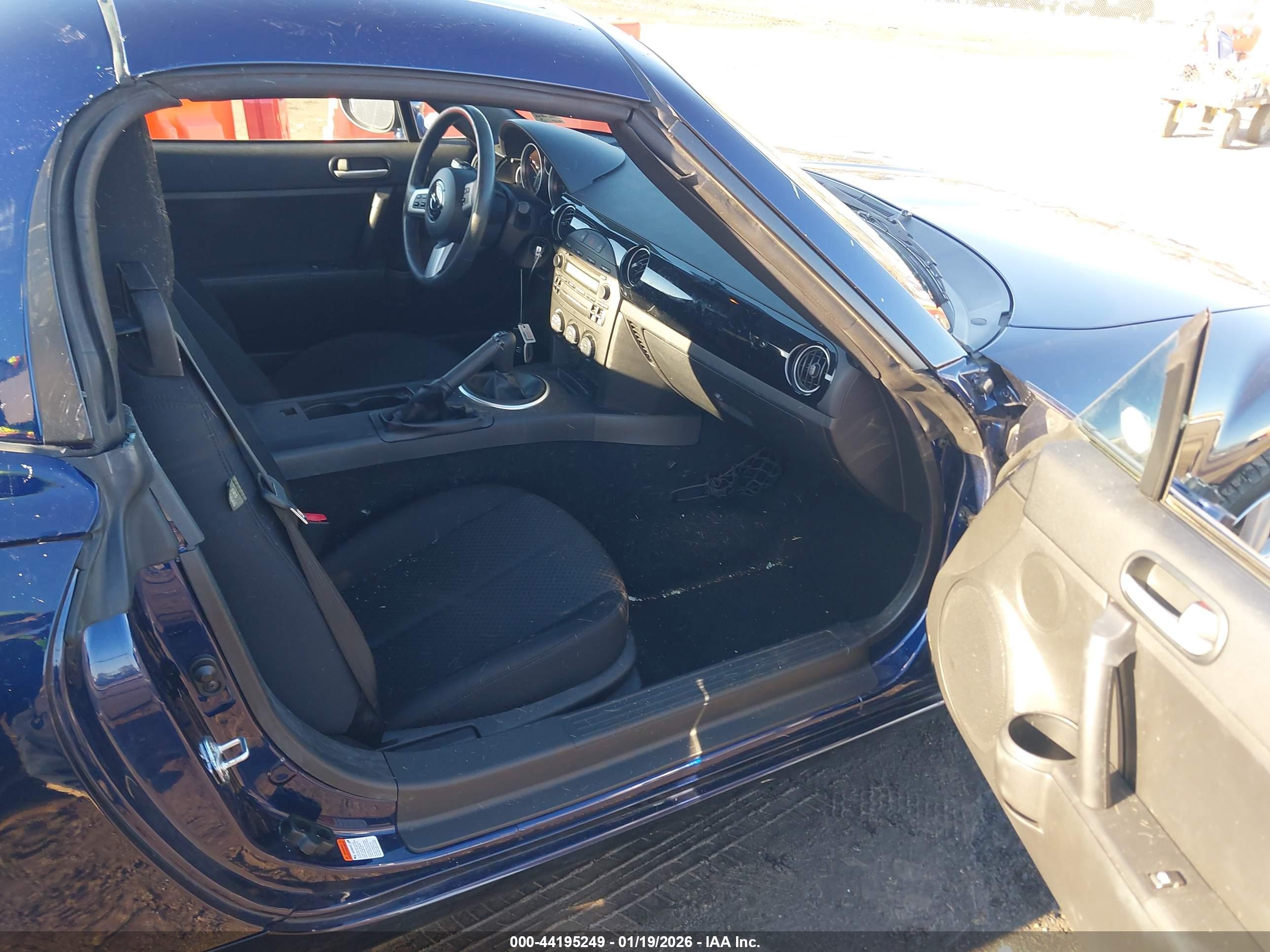 MAZDA MX-5 image 5