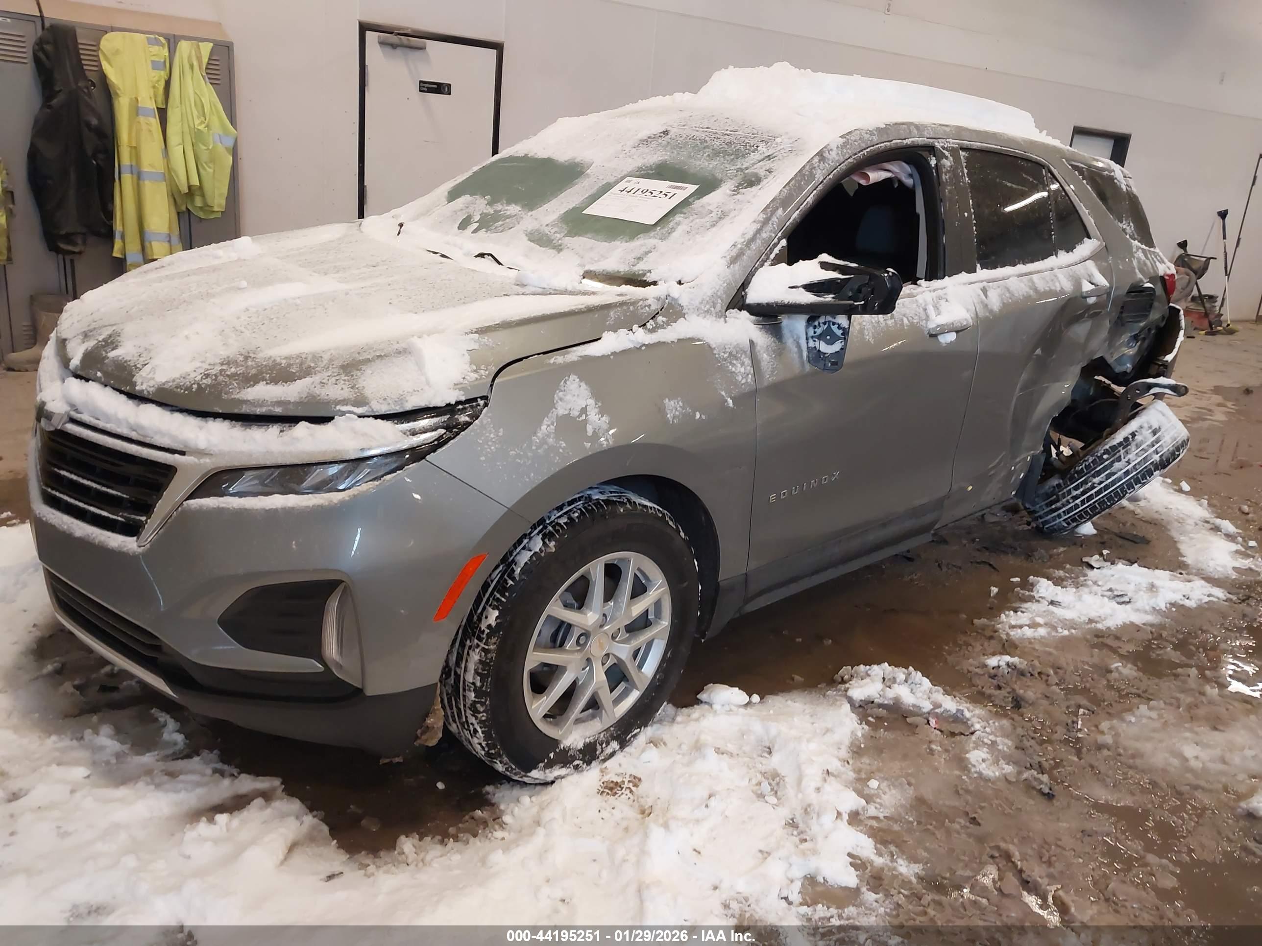 CHEVROLET EQUINOX image 2