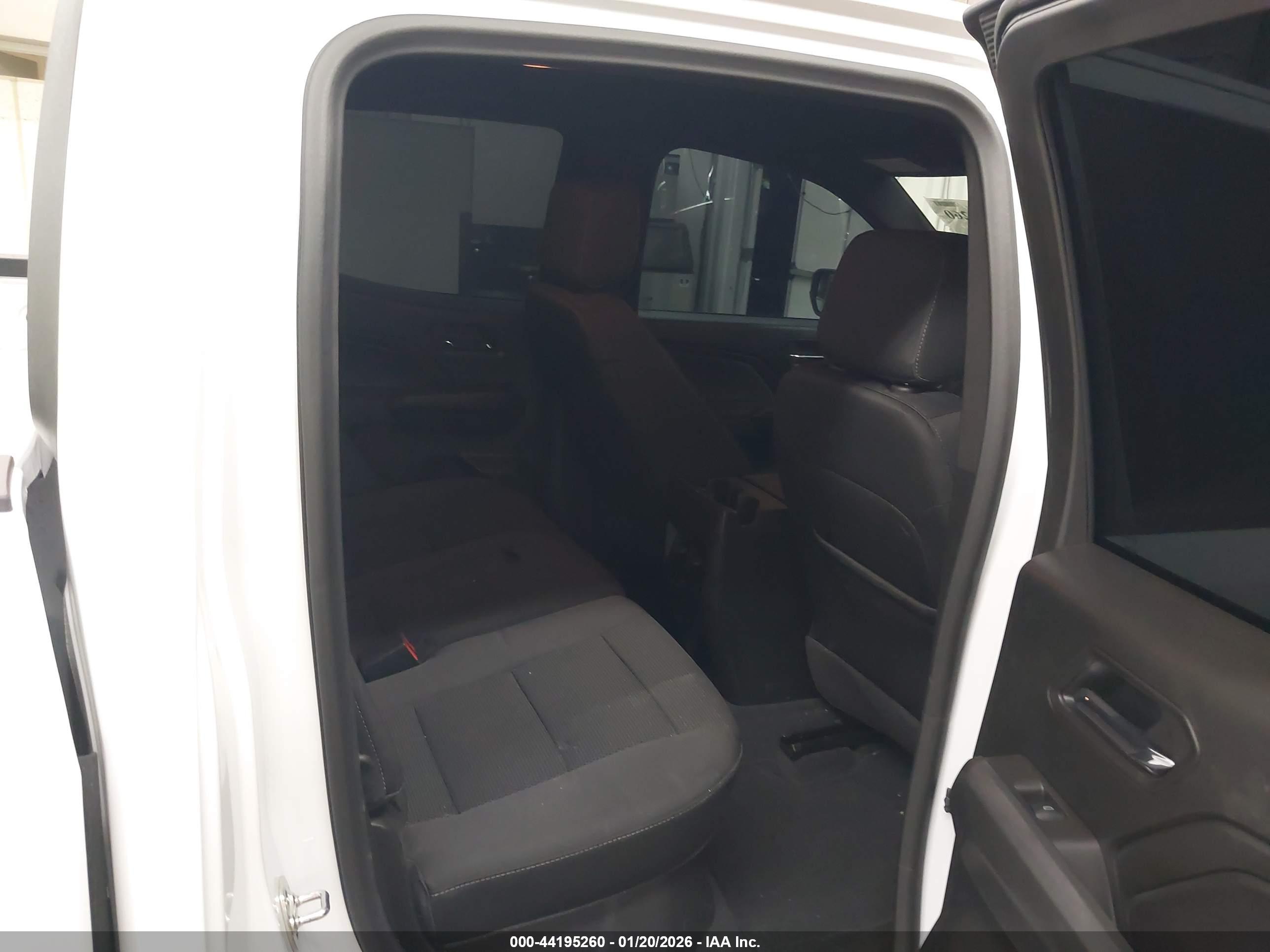 GMC CANYON image 8