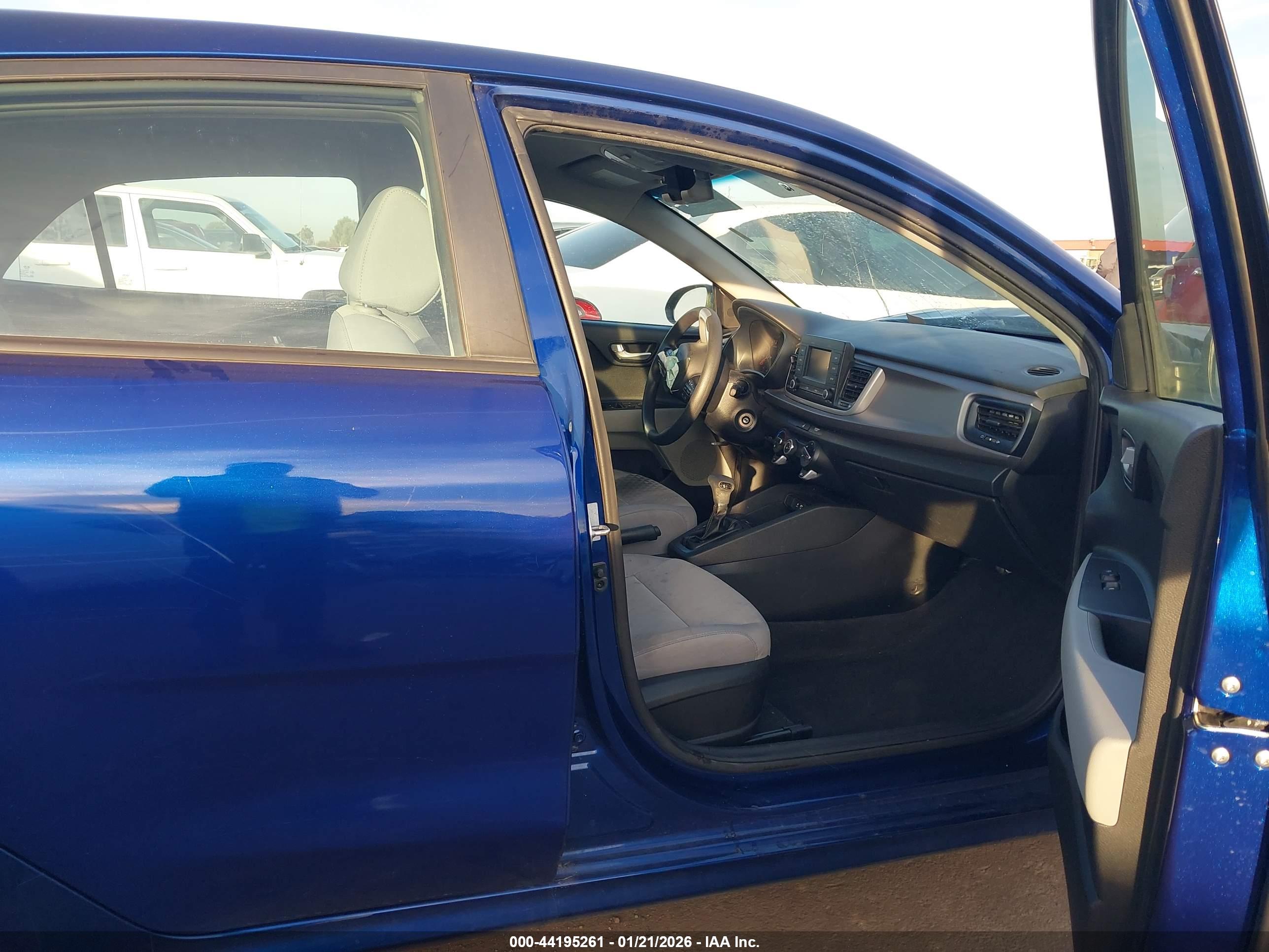 KIA RIO image 5