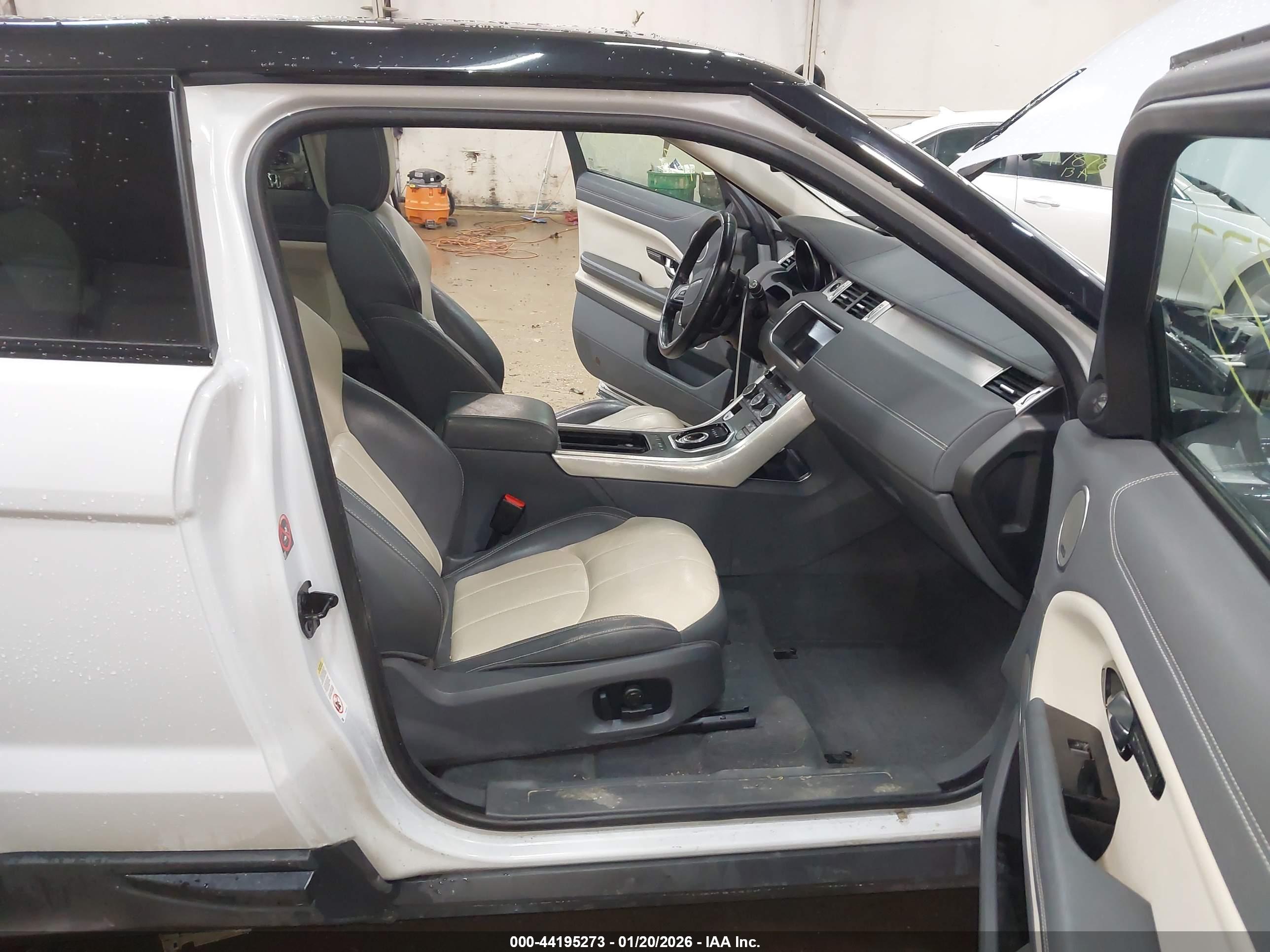 LAND ROVER image 5