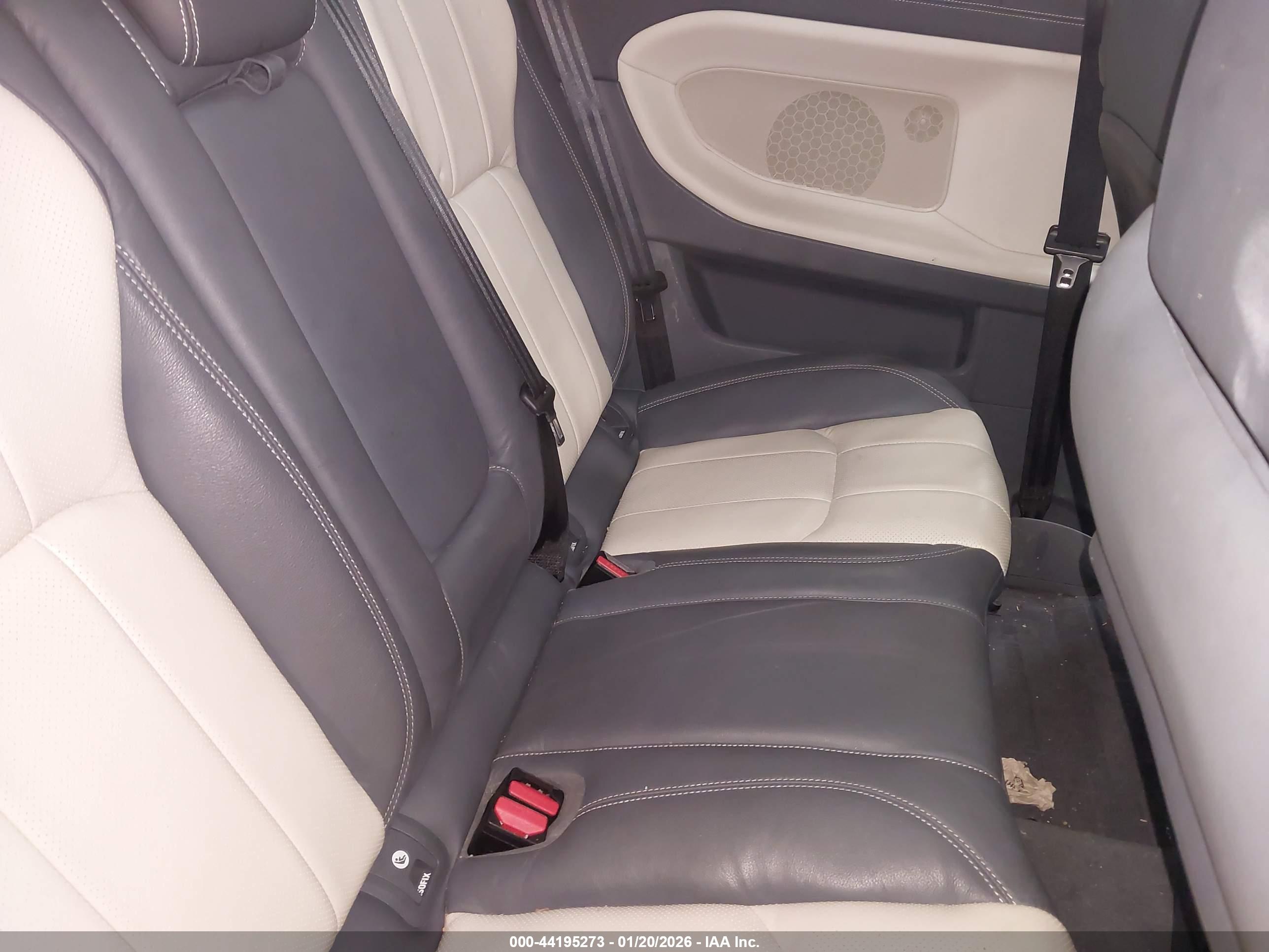 LAND ROVER image 8