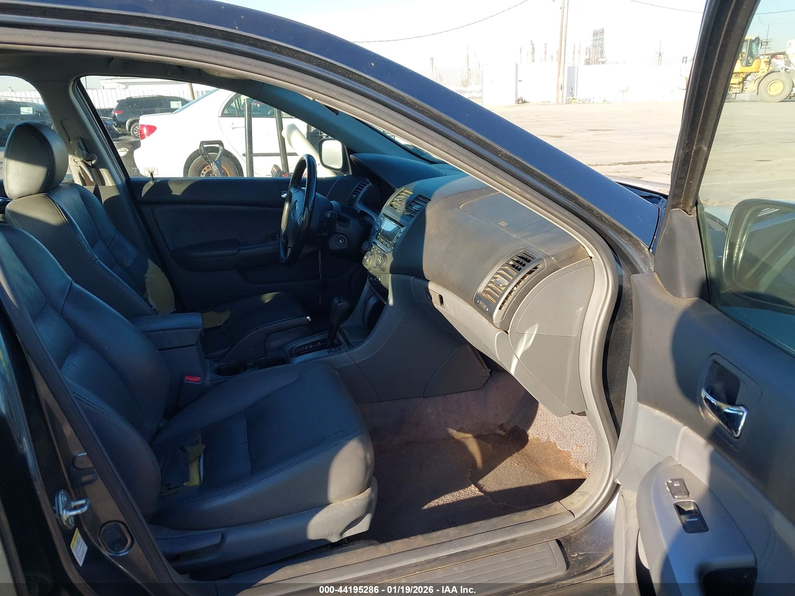 HONDA ACCORD image 5