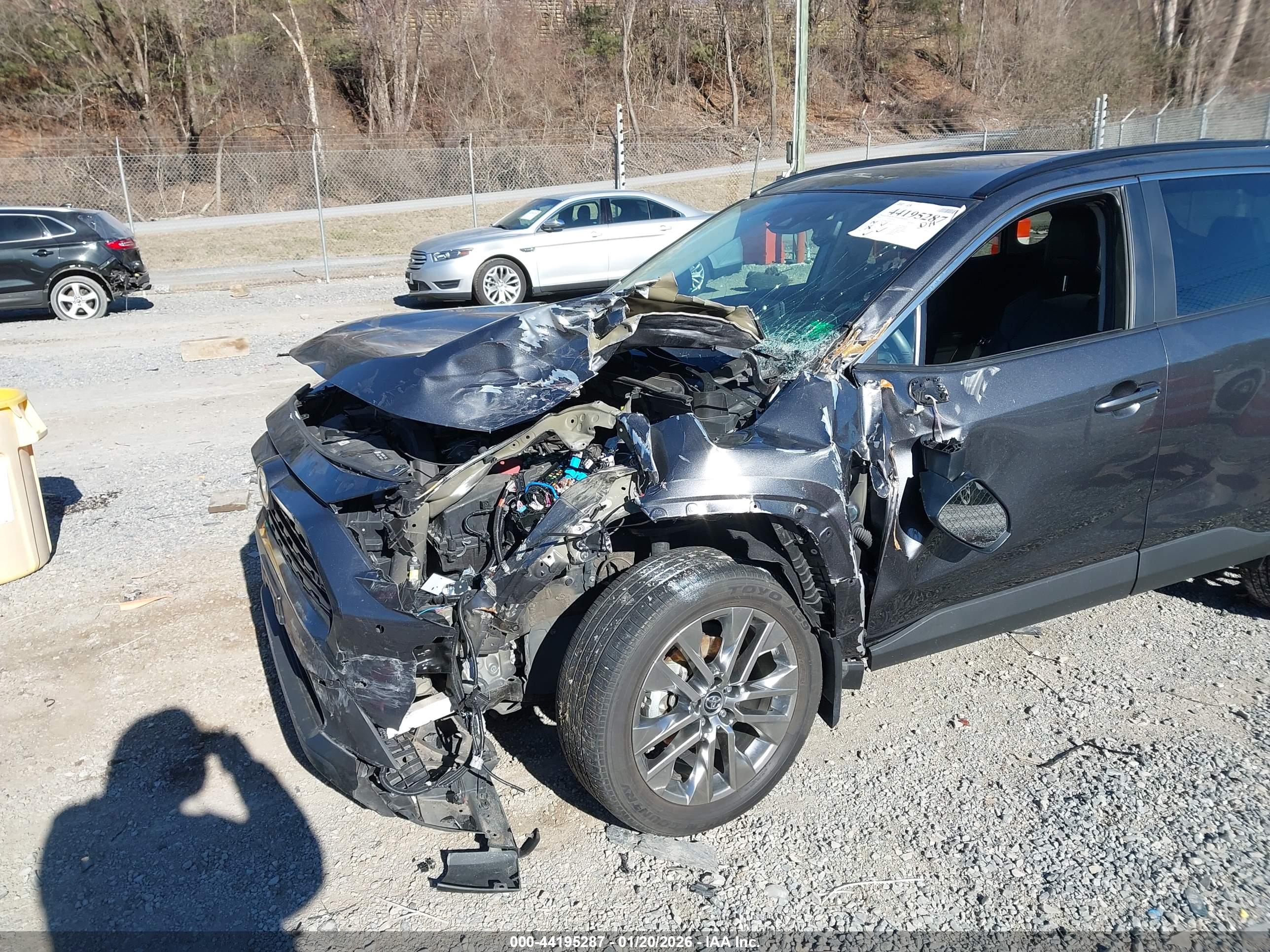 TOYOTA RAV4 image 6