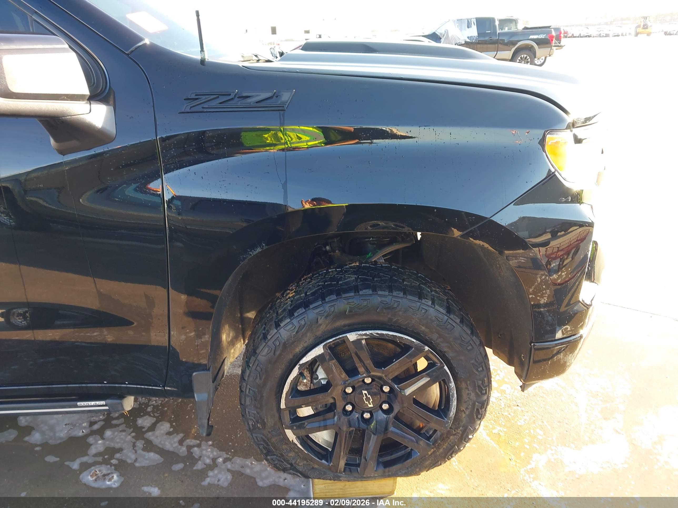 CHEVROLET SILVERADO image 6
