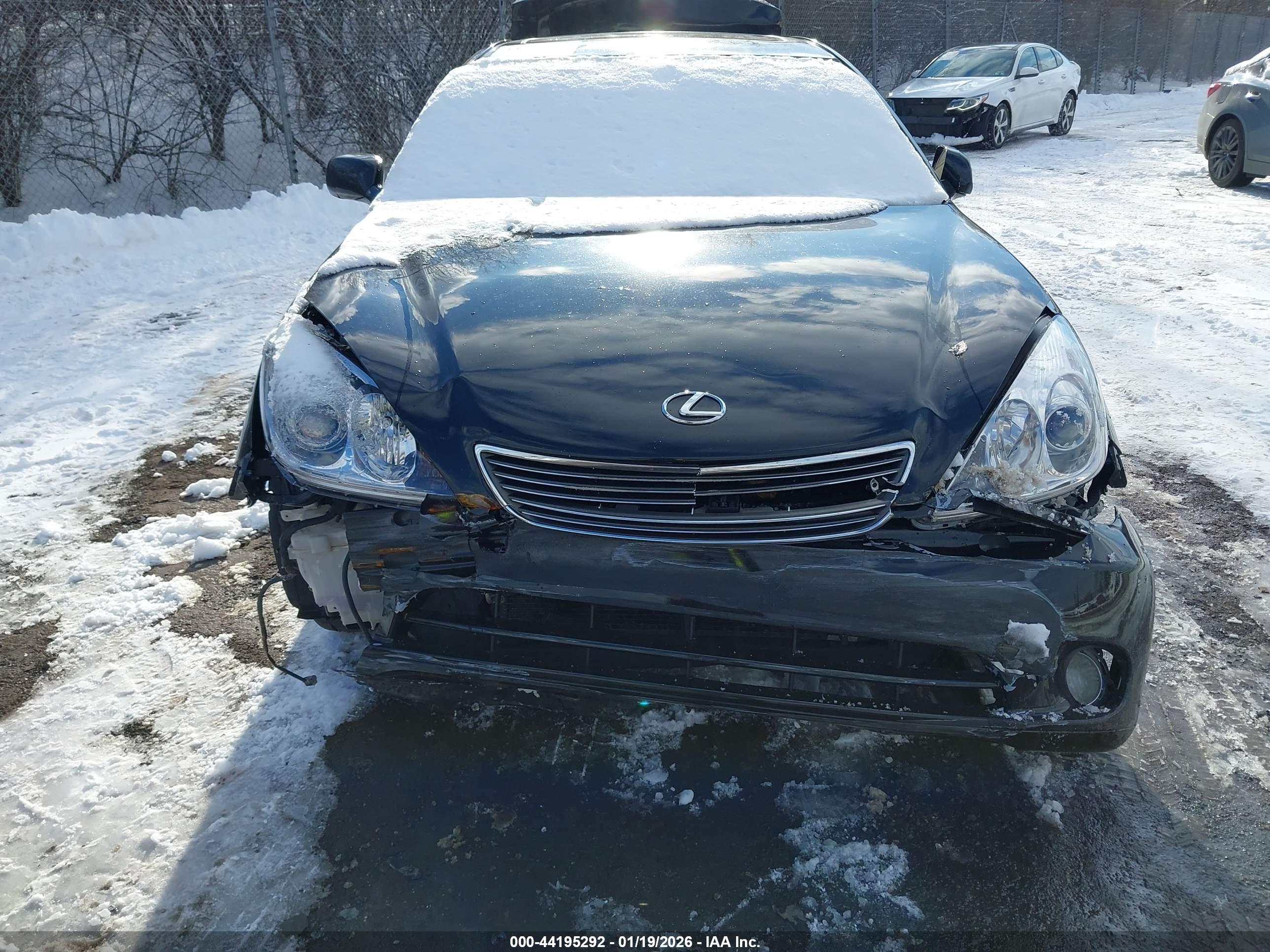 LEXUS ES image 10