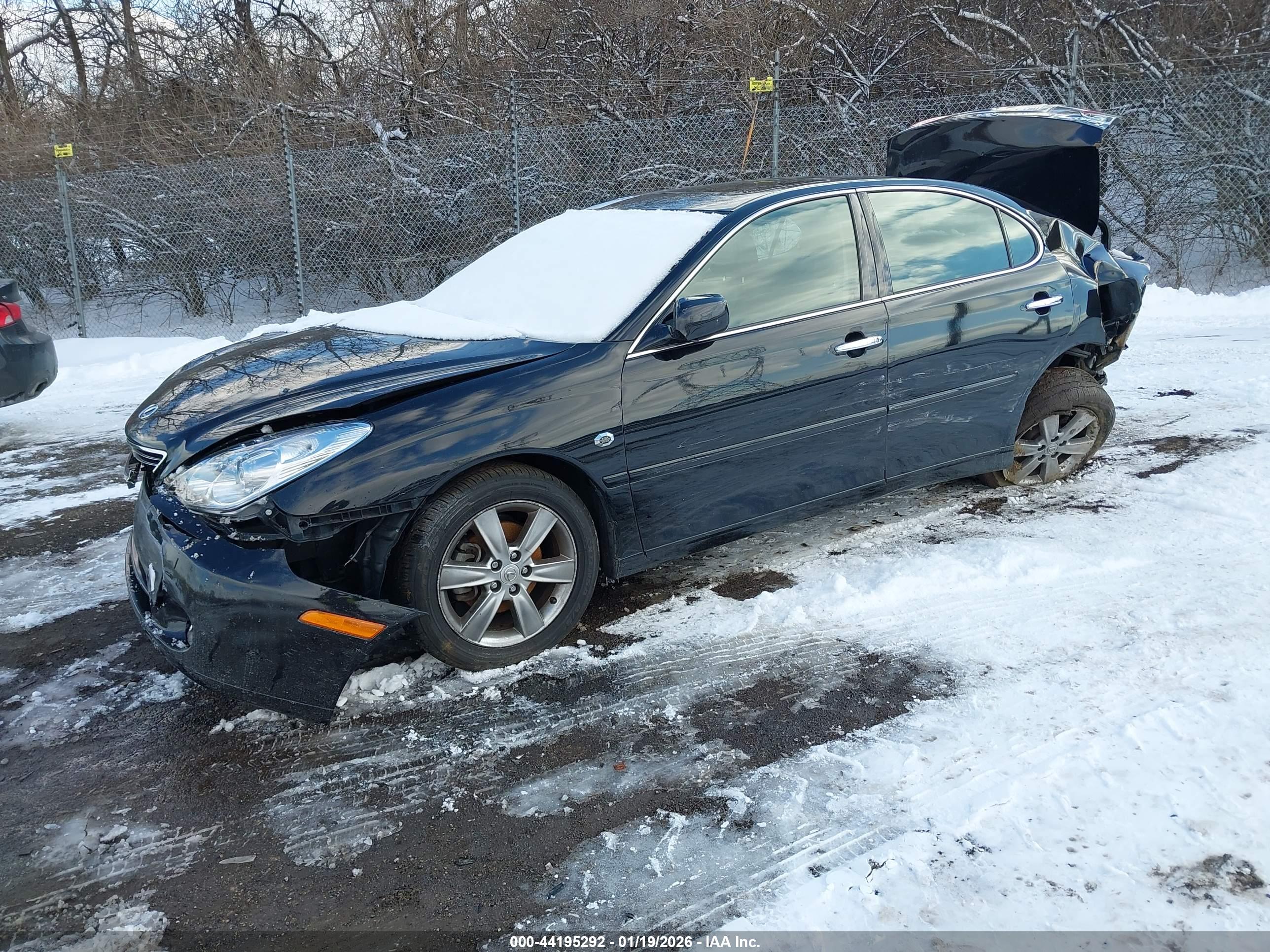 LEXUS ES image 2