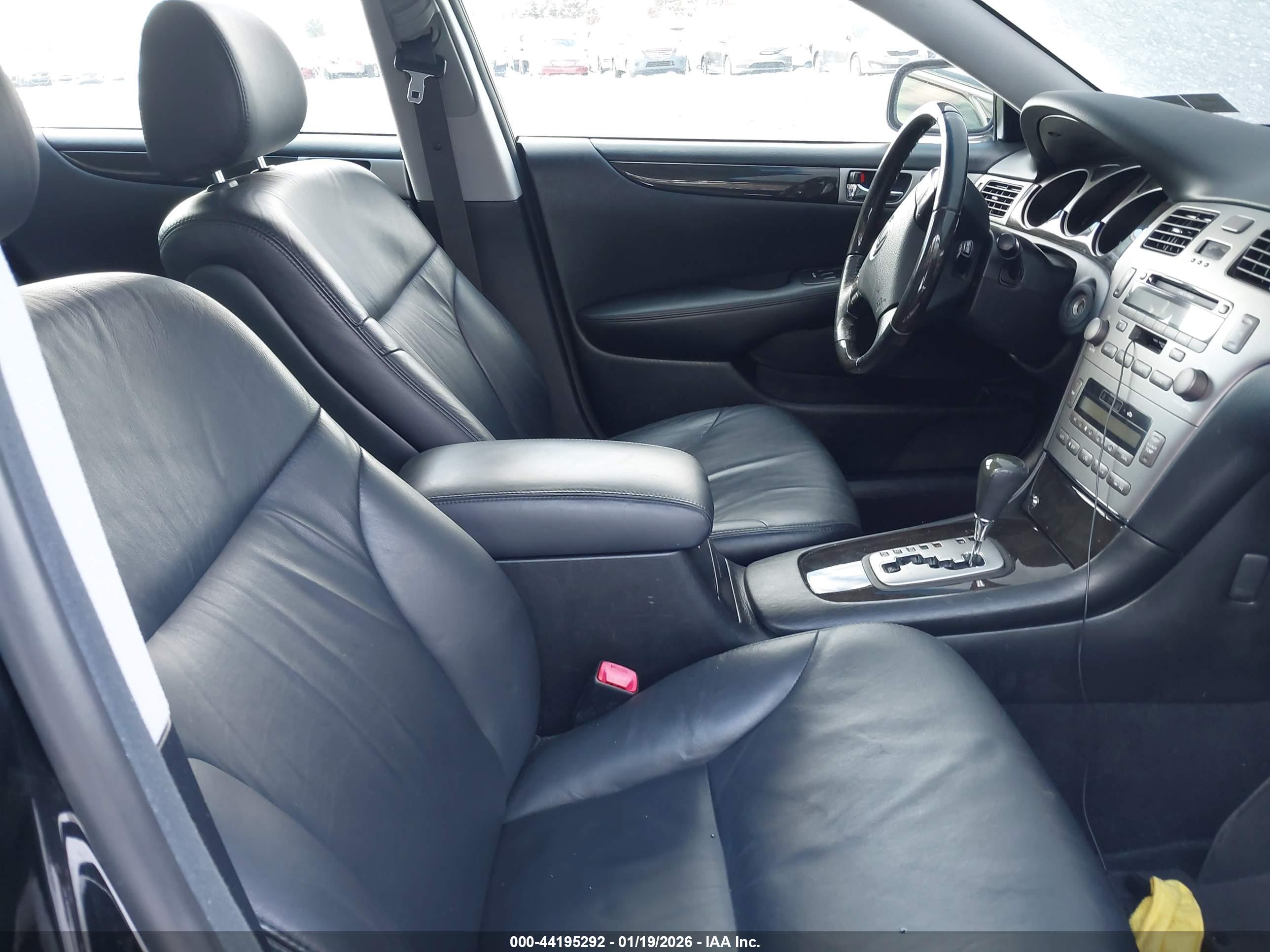 LEXUS ES image 5