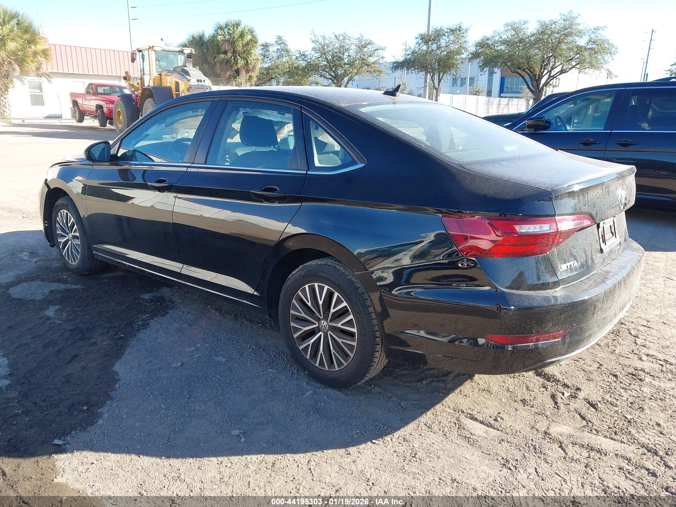 VOLKSWAGEN JETTA image 3