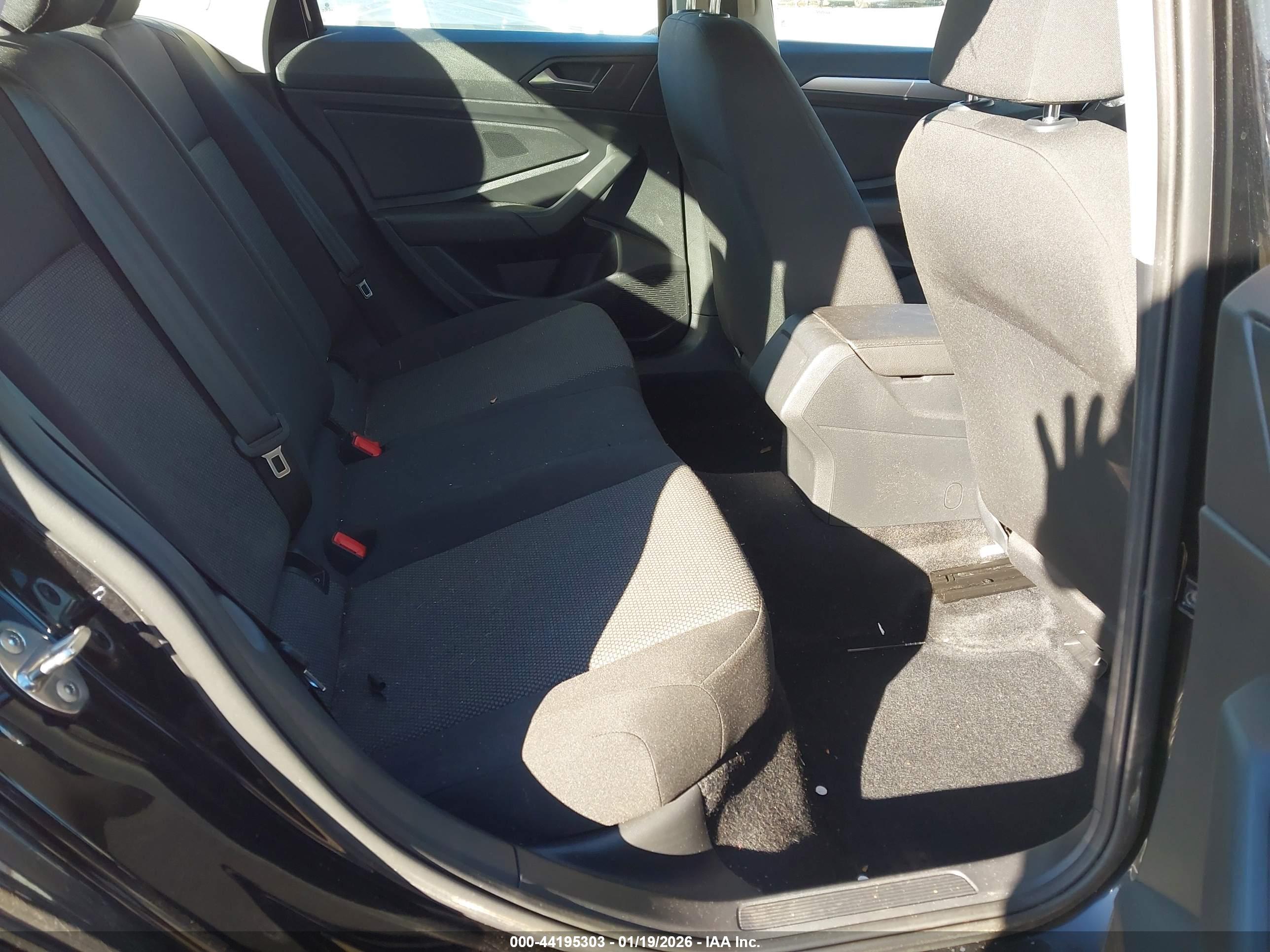VOLKSWAGEN JETTA image 8