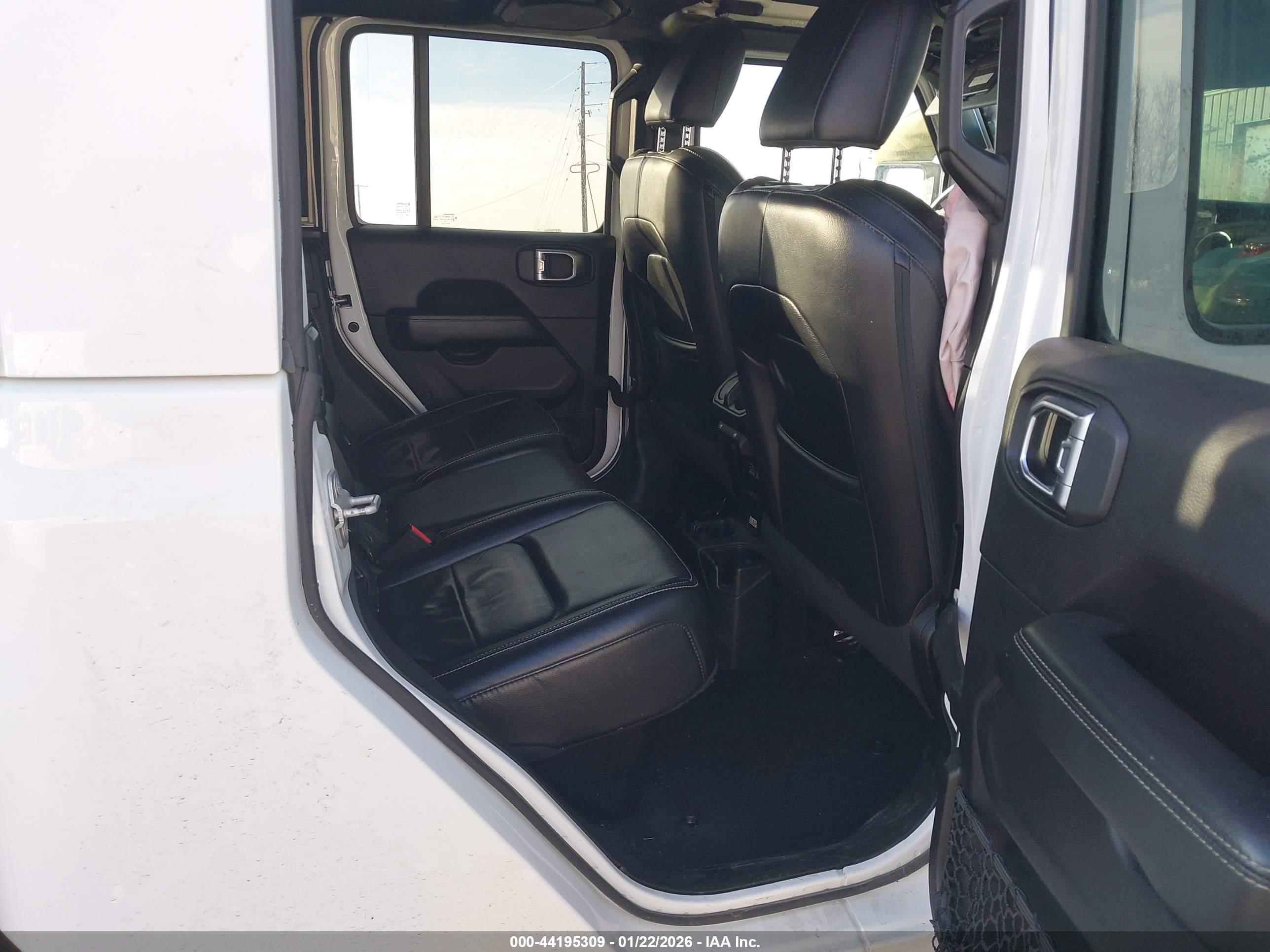 JEEP GLADIATOR image 8