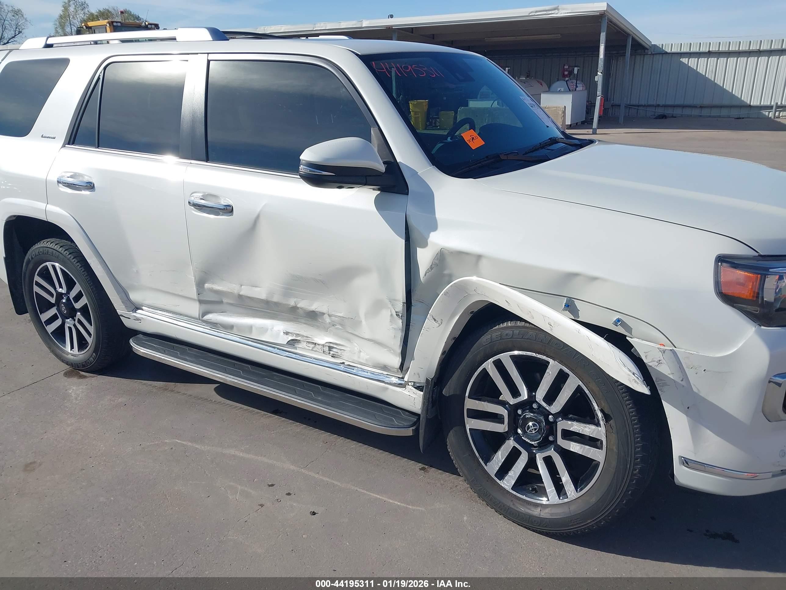 TOYOTA 4RUNNER image 6