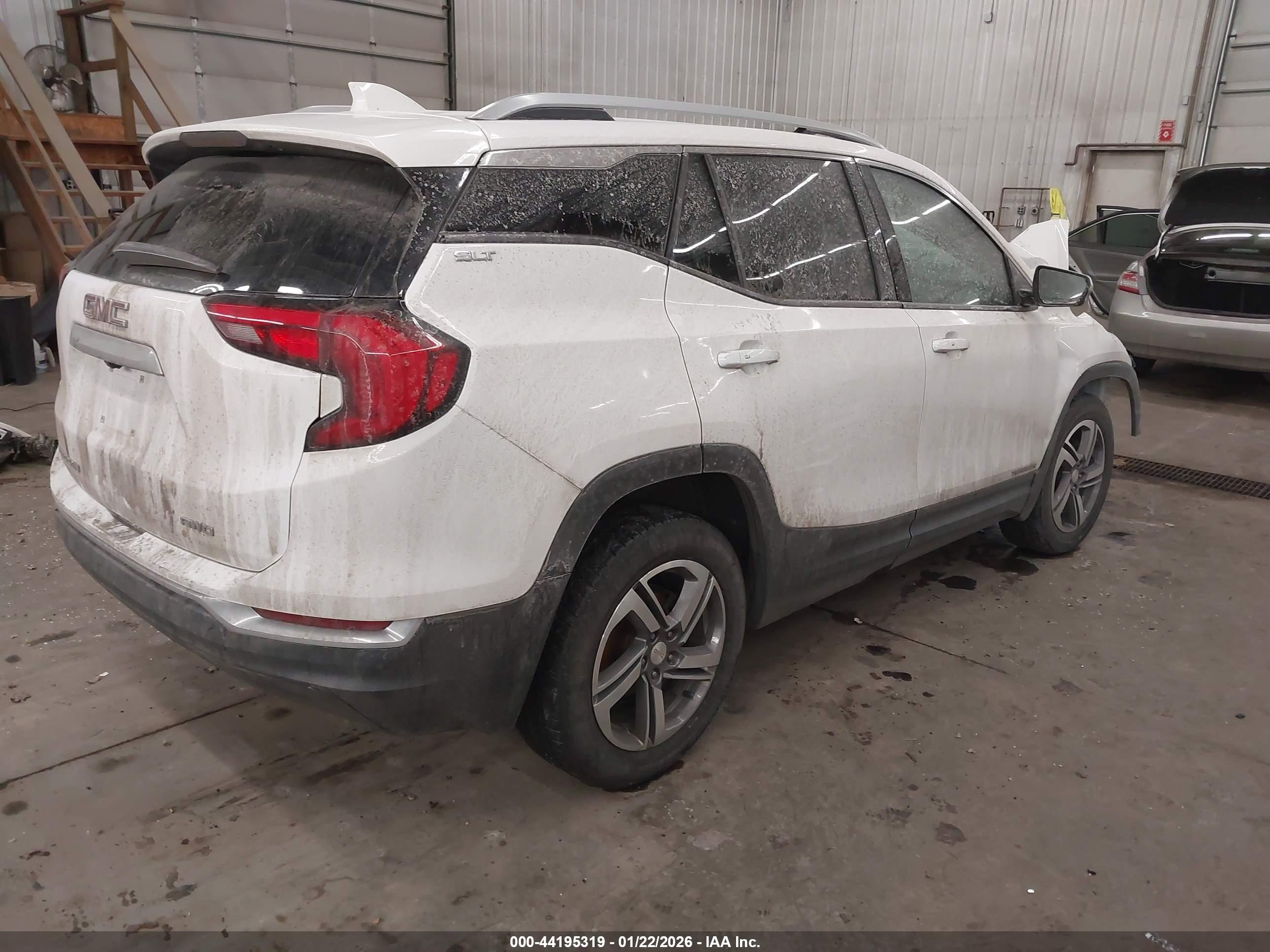 GMC TERRAIN image 4