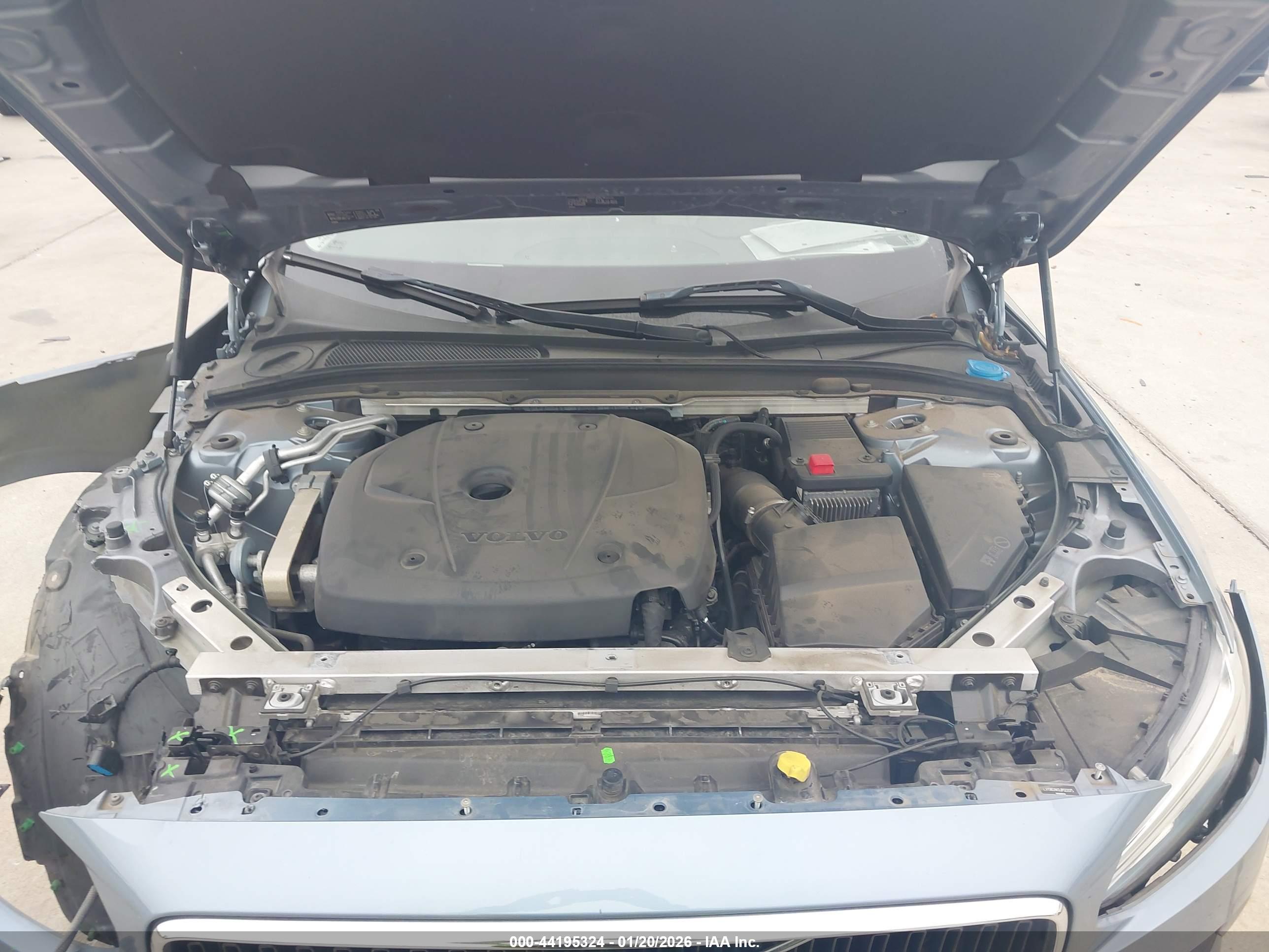 VOLVO S90 image 10