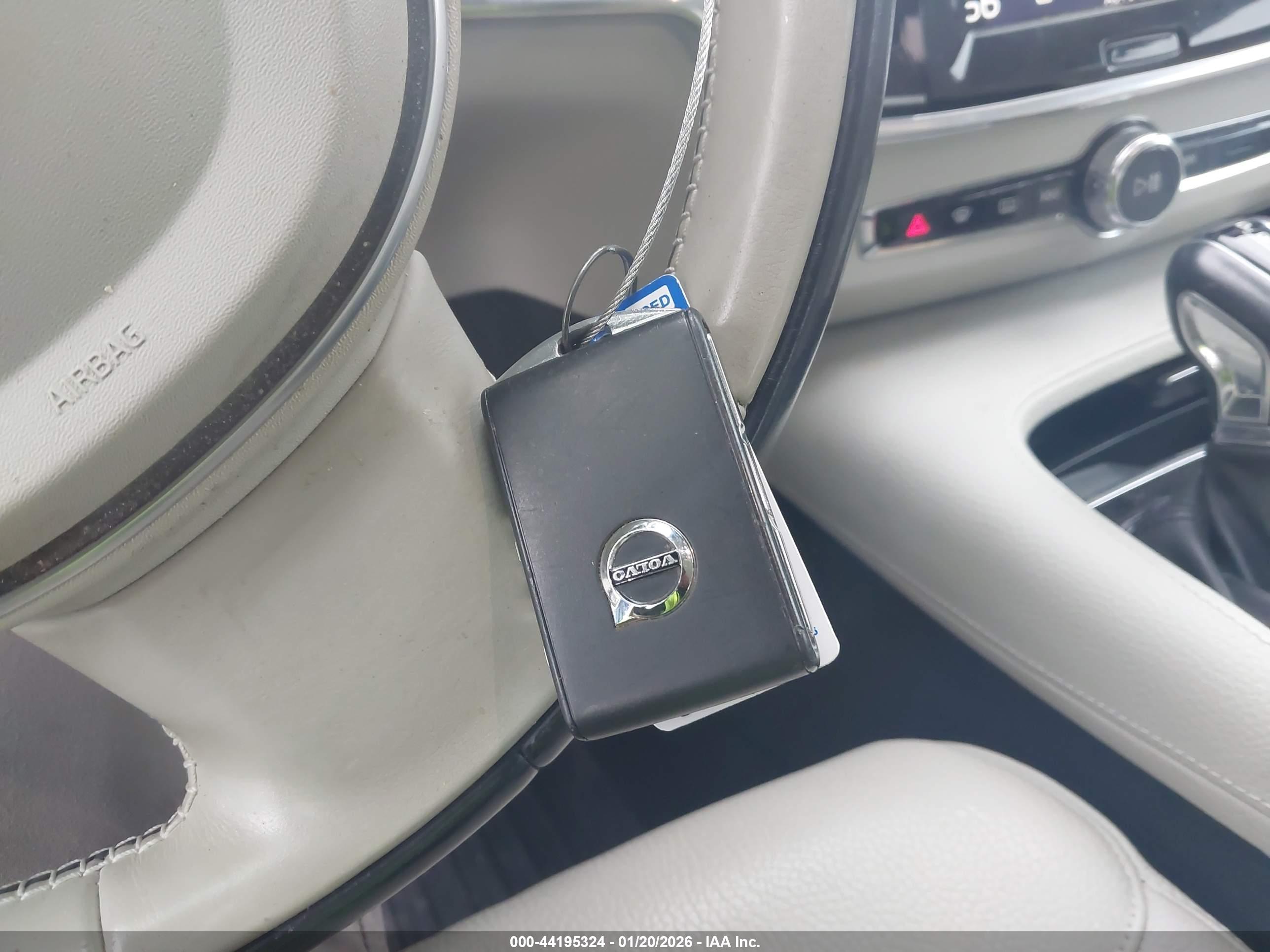 VOLVO S90 image 11