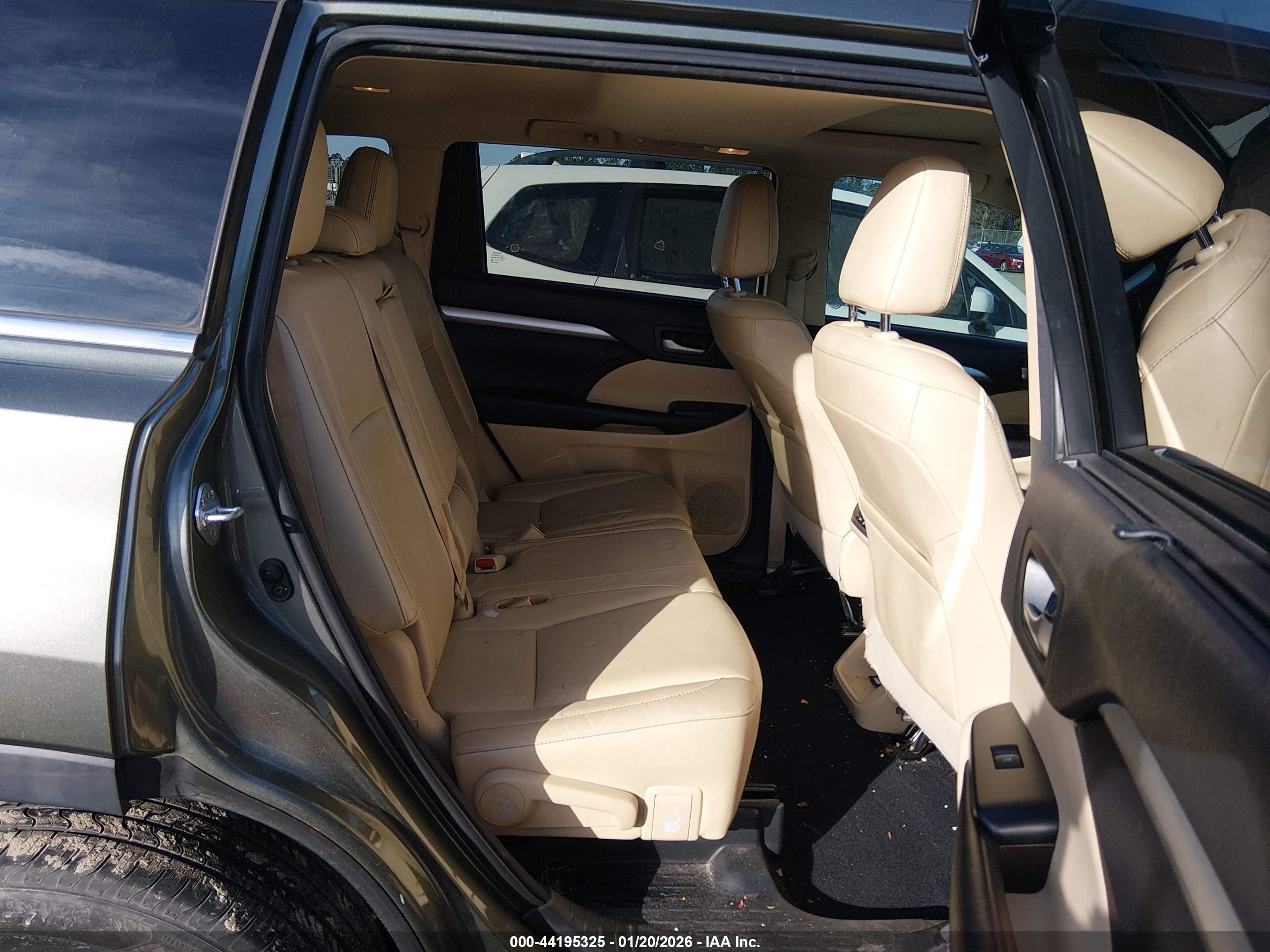 TOYOTA HIGHLANDER image 8