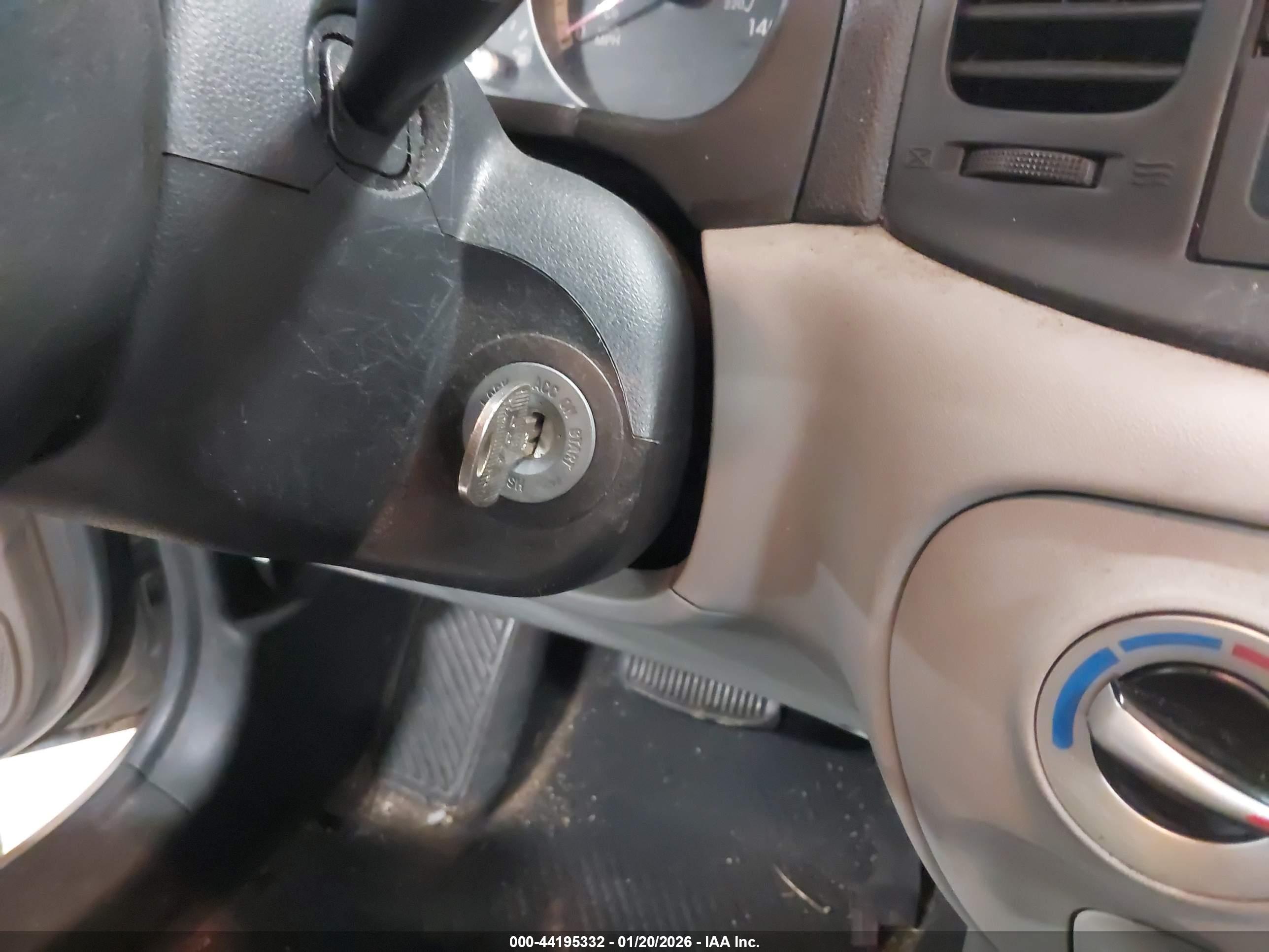 HYUNDAI ACCENT image 11