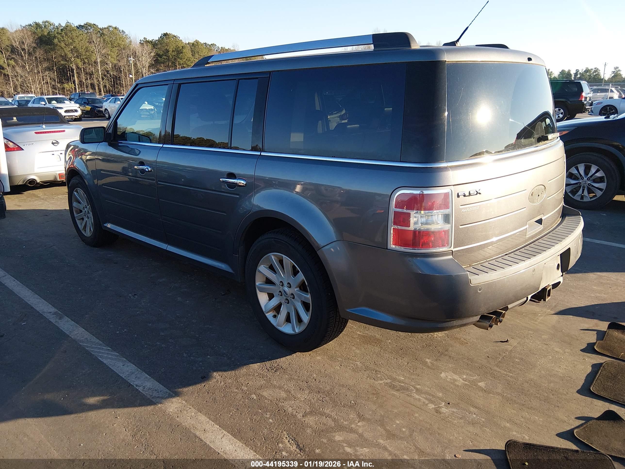 FORD FLEX image 3