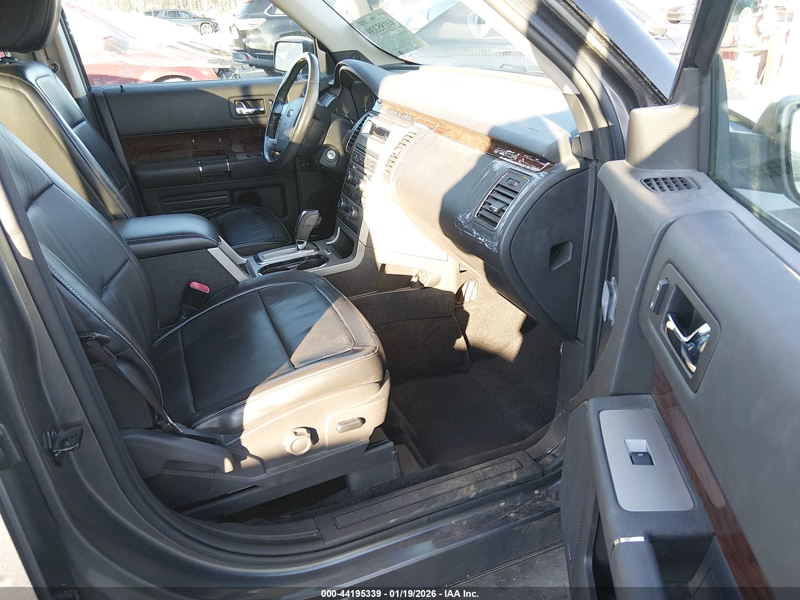 FORD FLEX image 5