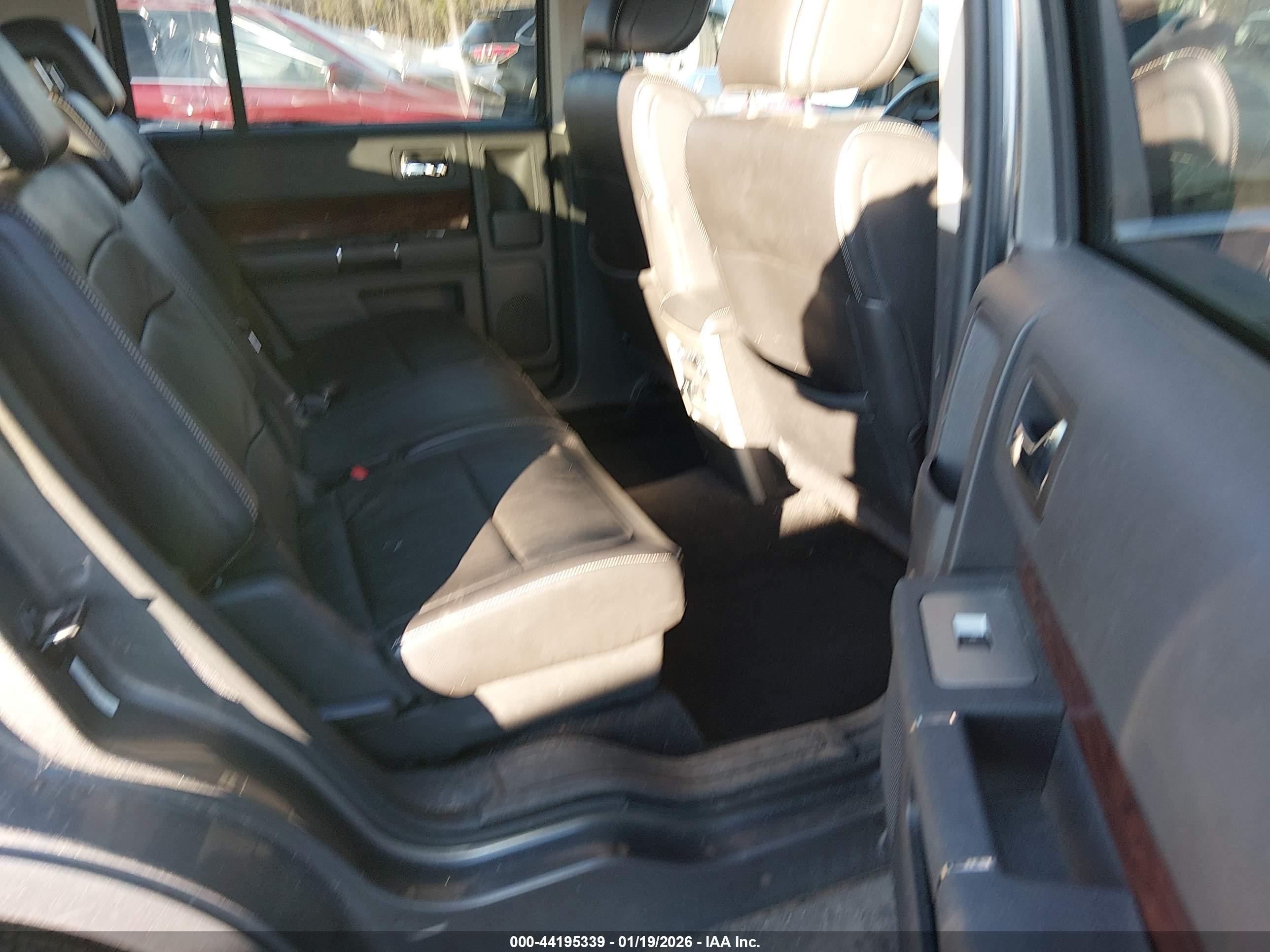 FORD FLEX image 8