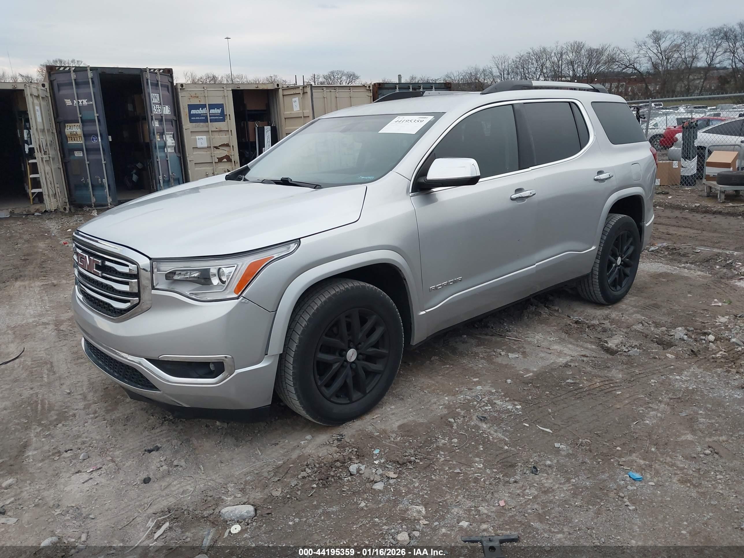 GMC ACADIA image 2