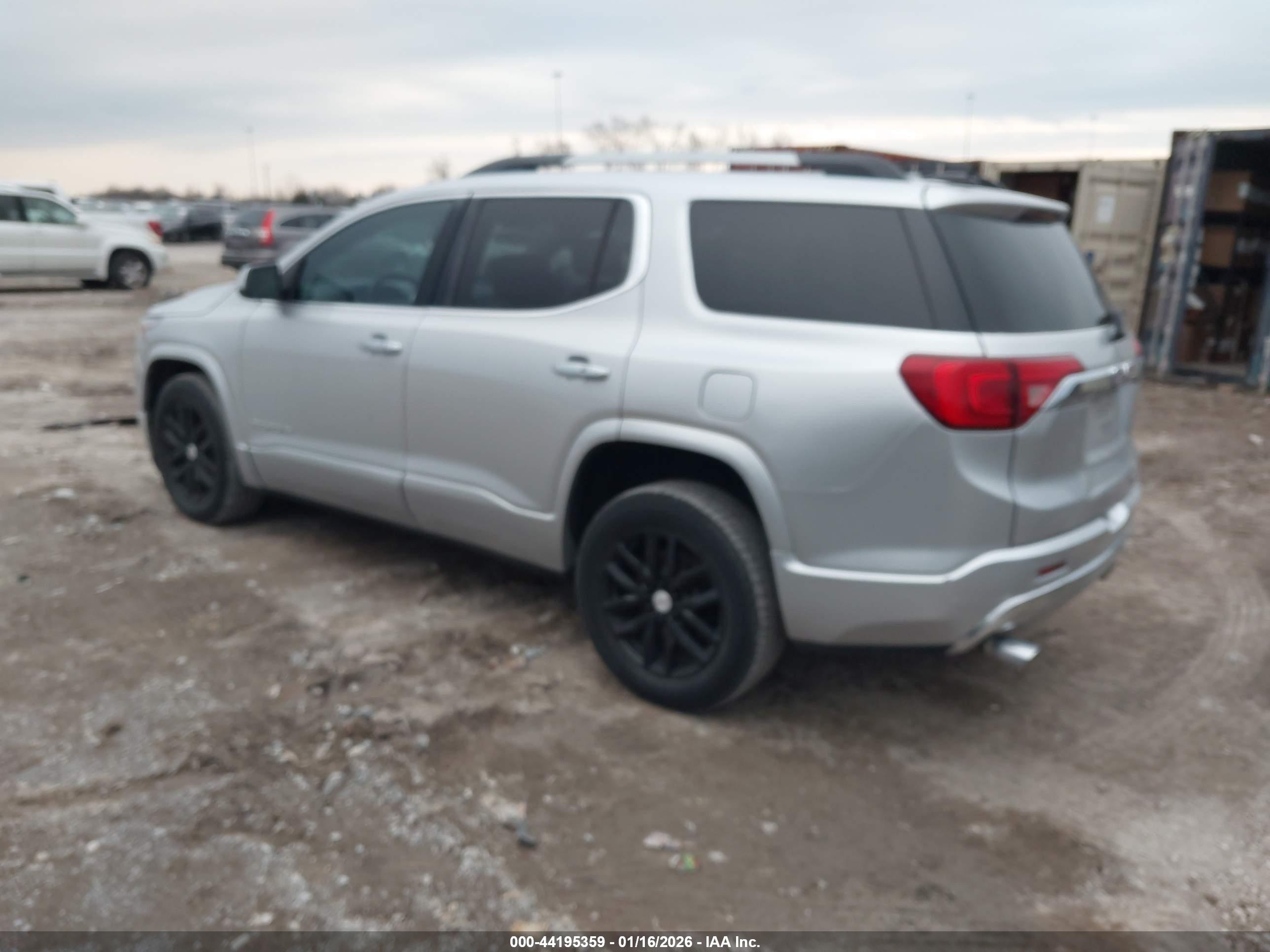 GMC ACADIA image 3