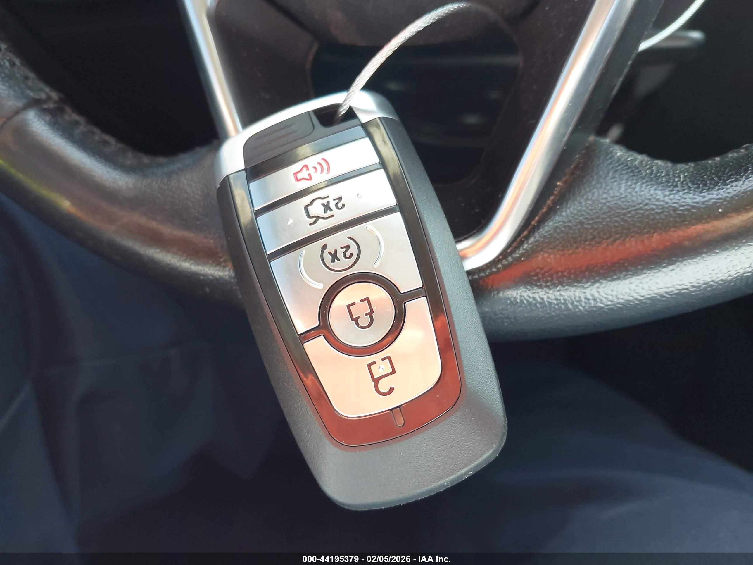 FORD FUSION image 11