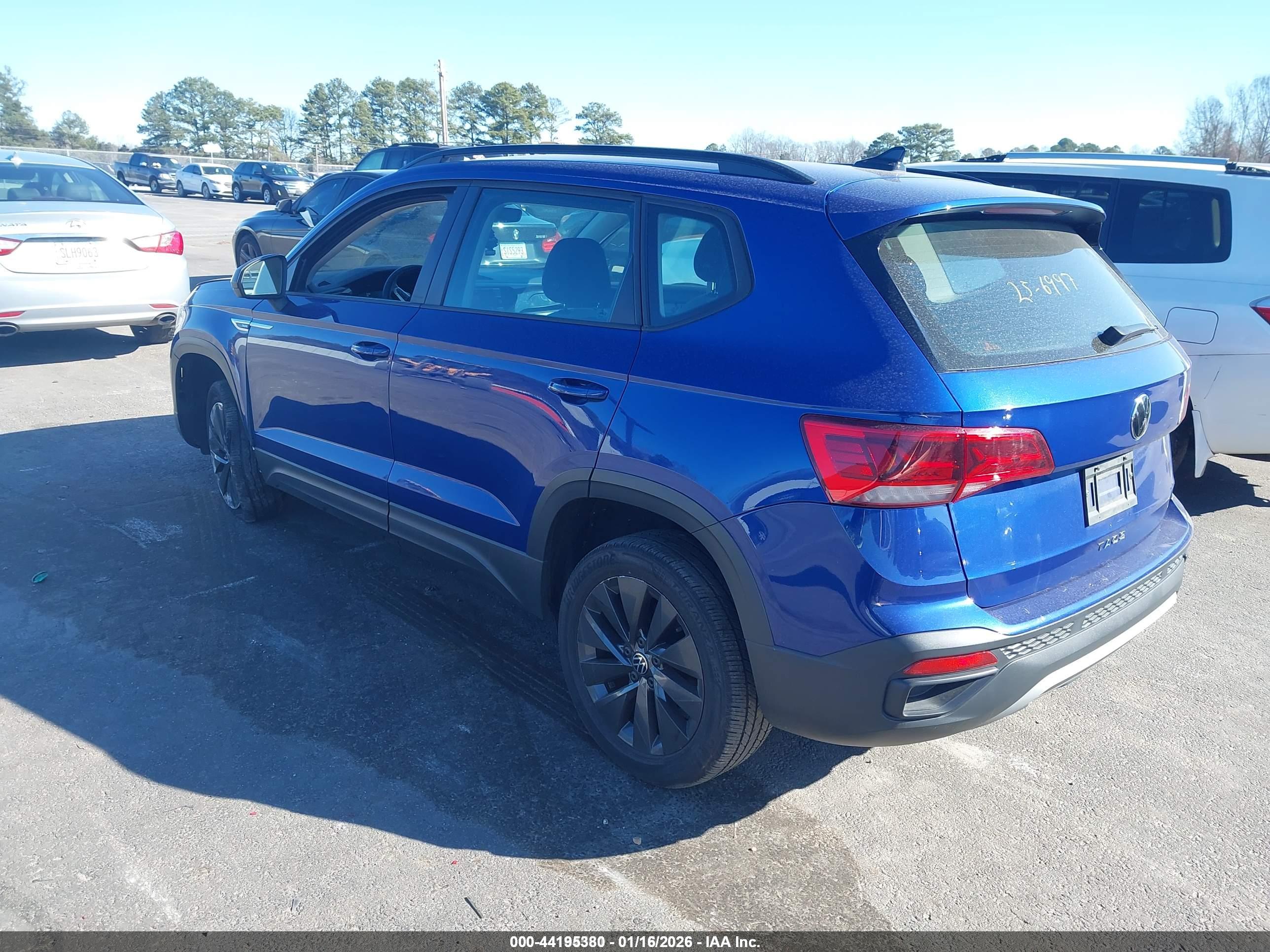 VOLKSWAGEN TAOS image 3