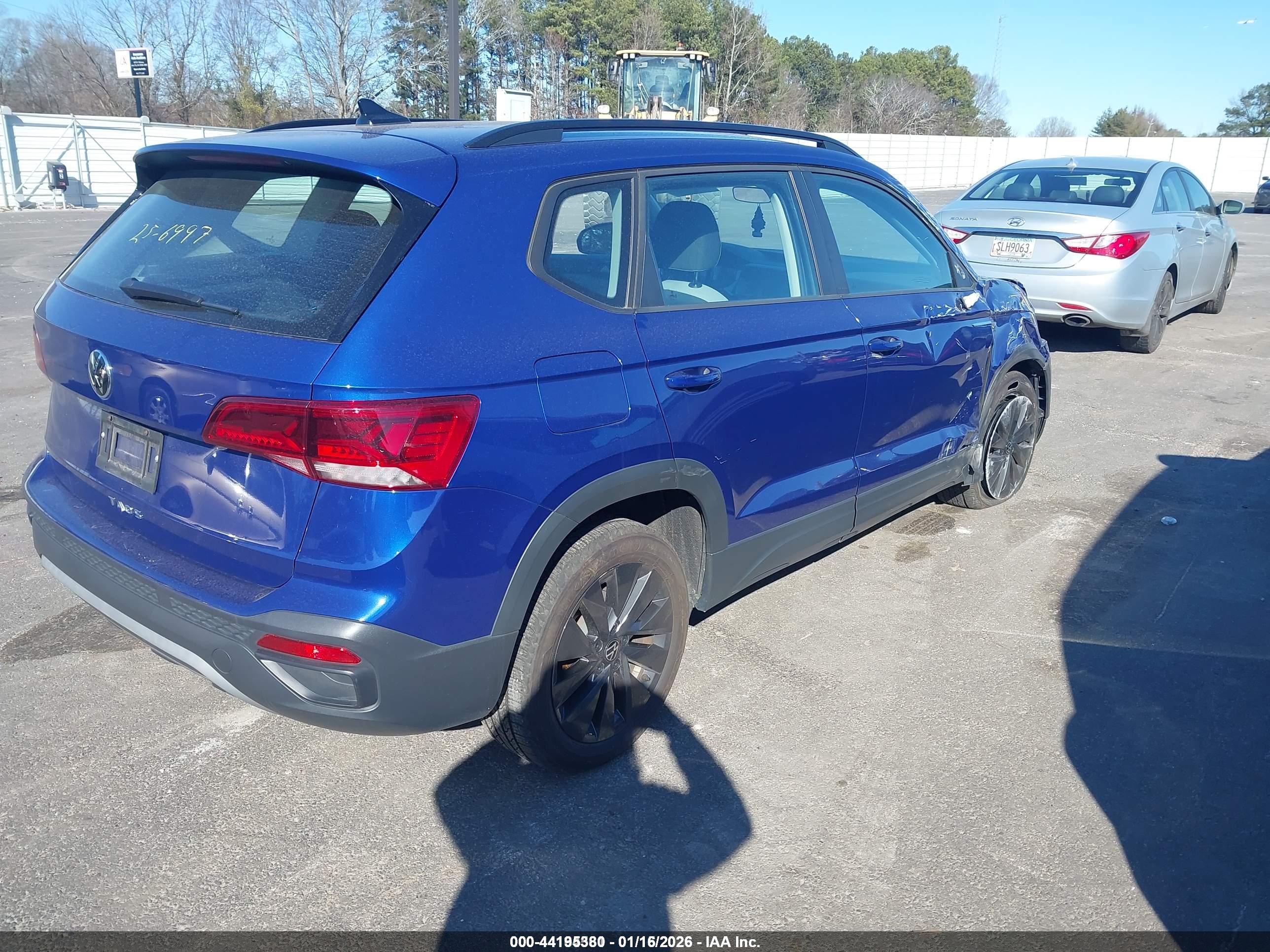 VOLKSWAGEN TAOS image 4