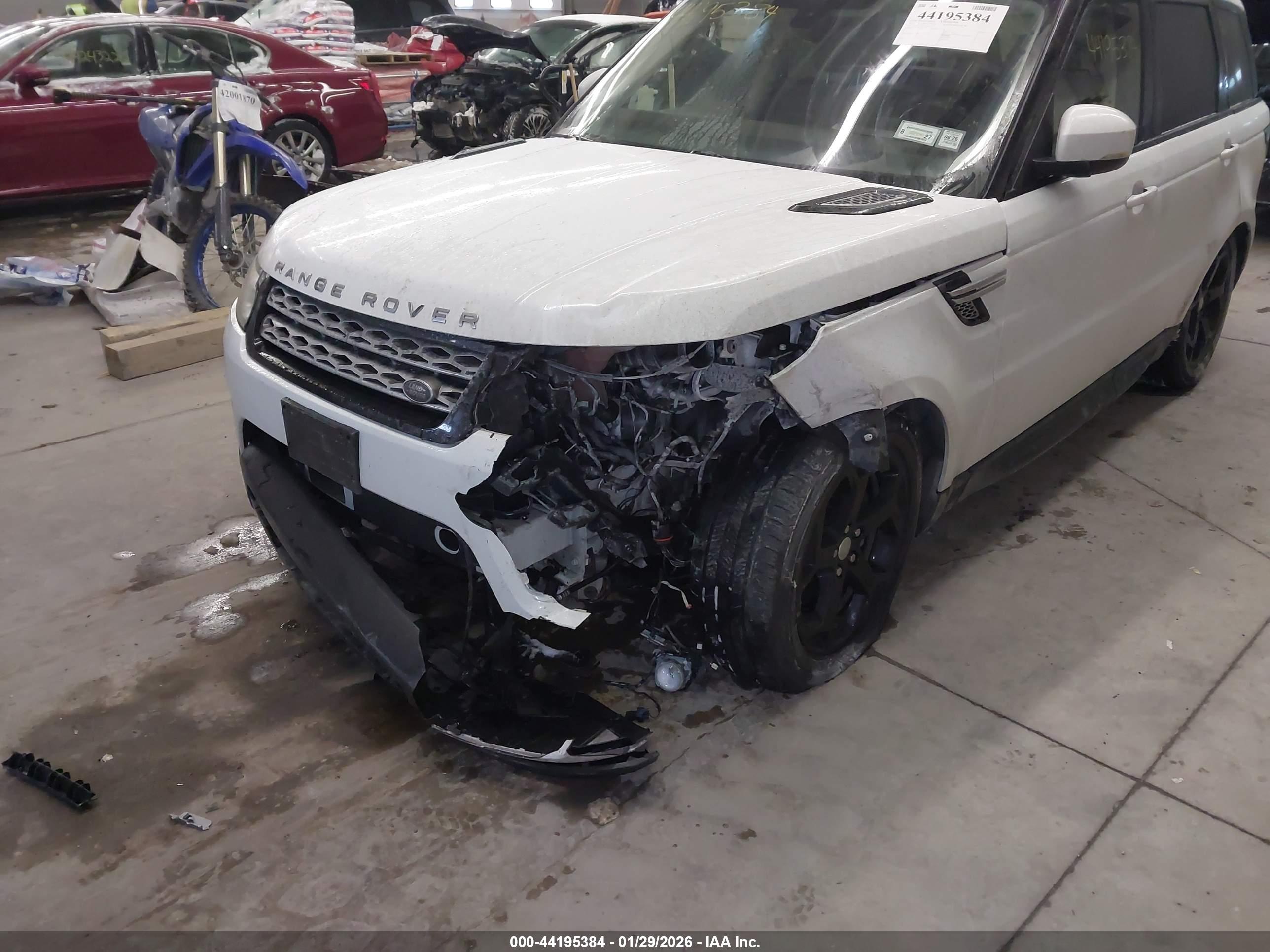LAND ROVER image 6