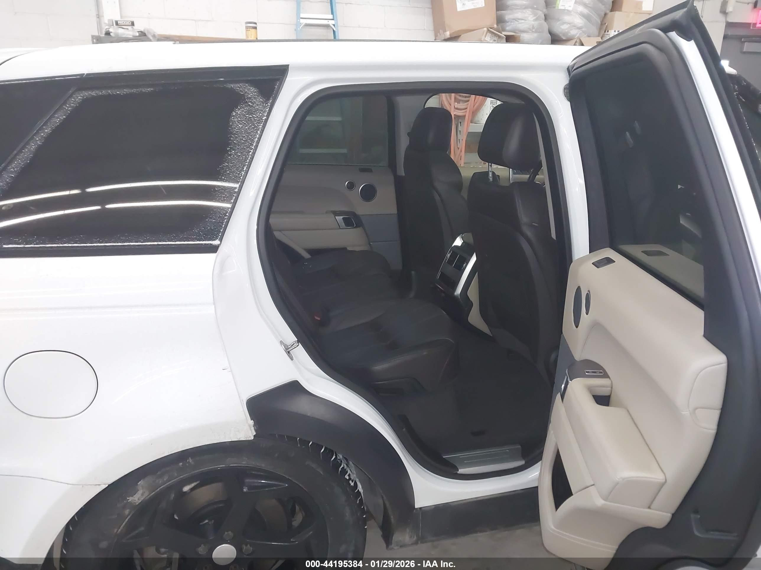 LAND ROVER image 8
