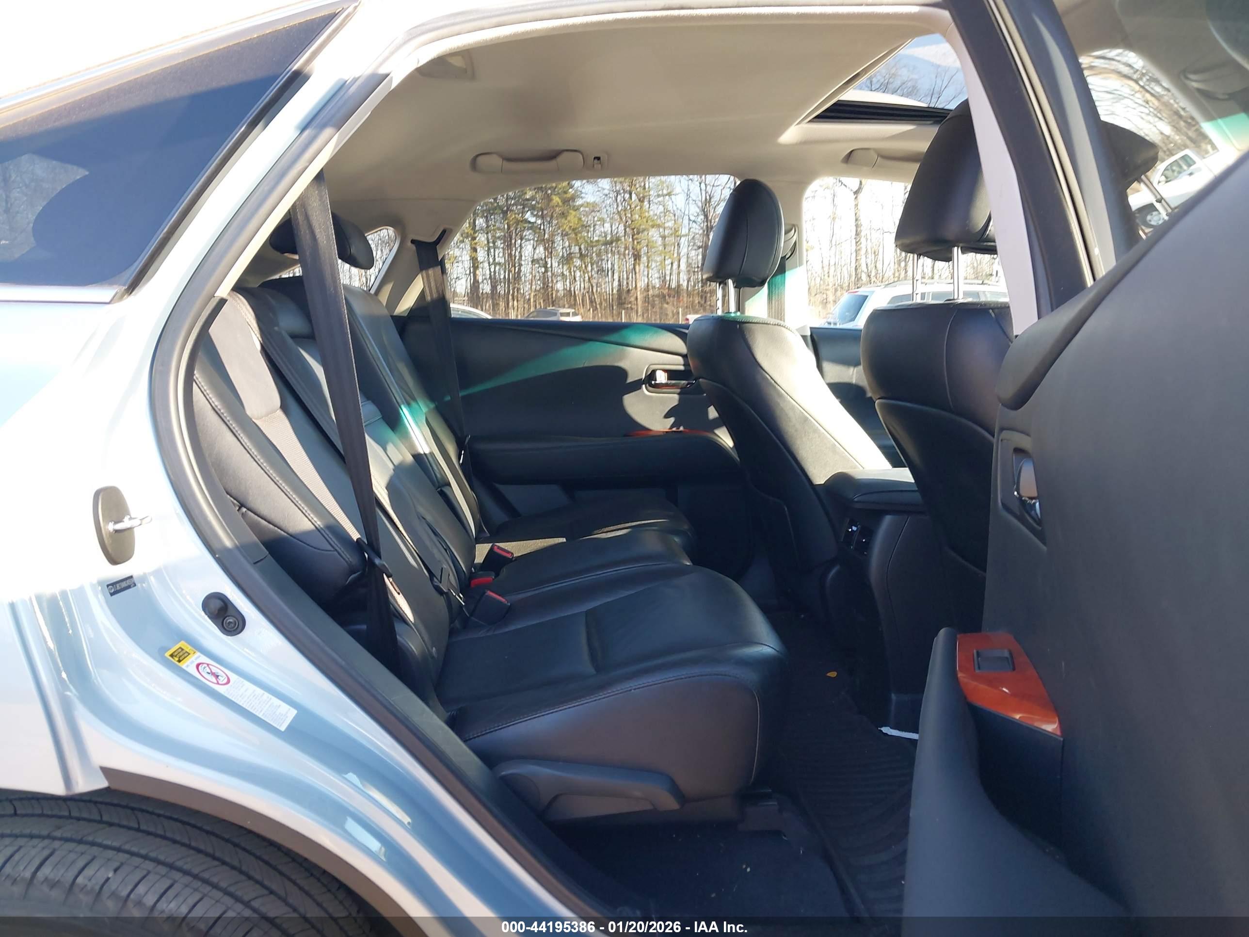 LEXUS RX image 8
