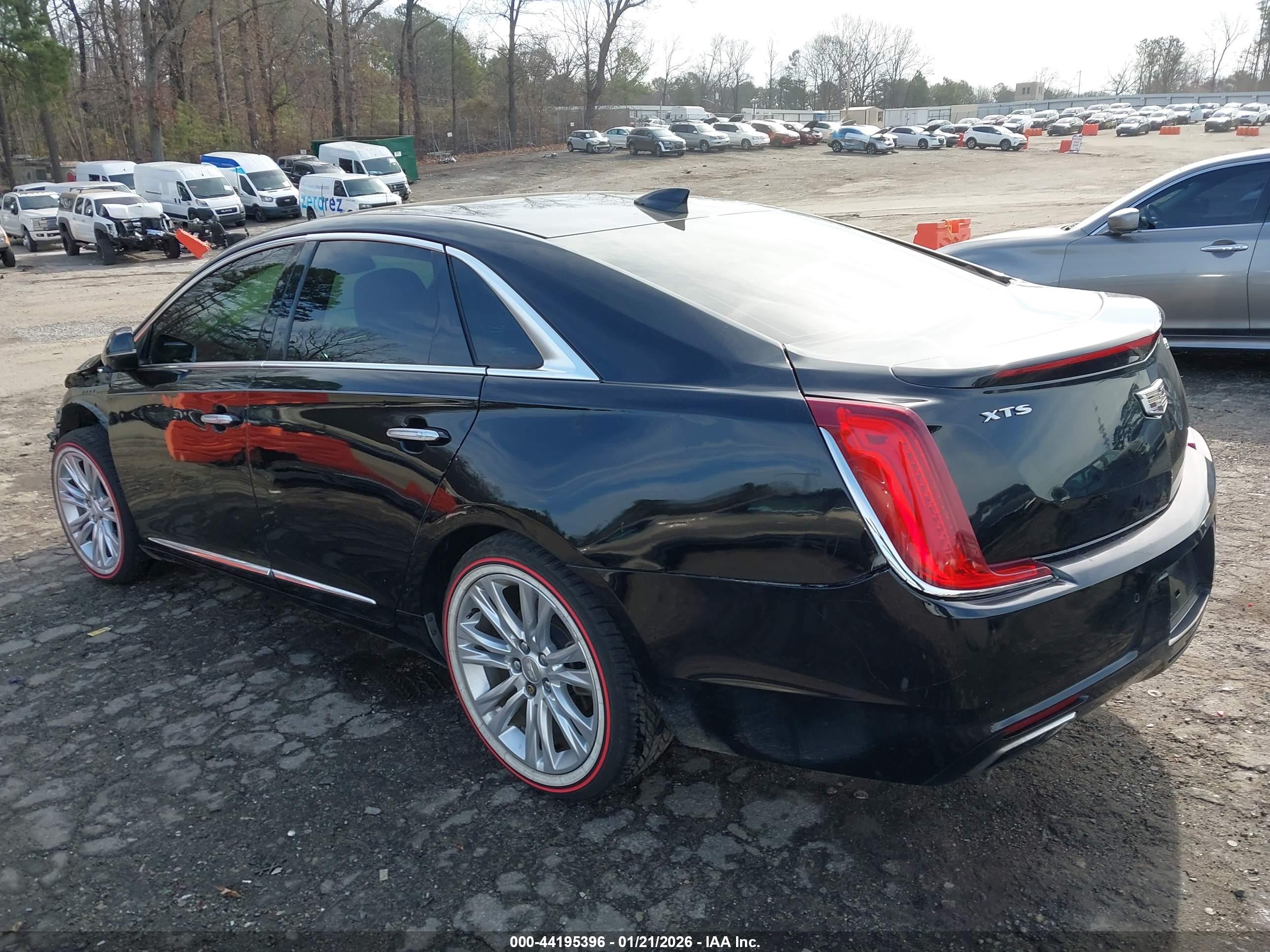 CADILLAC XTS image 3