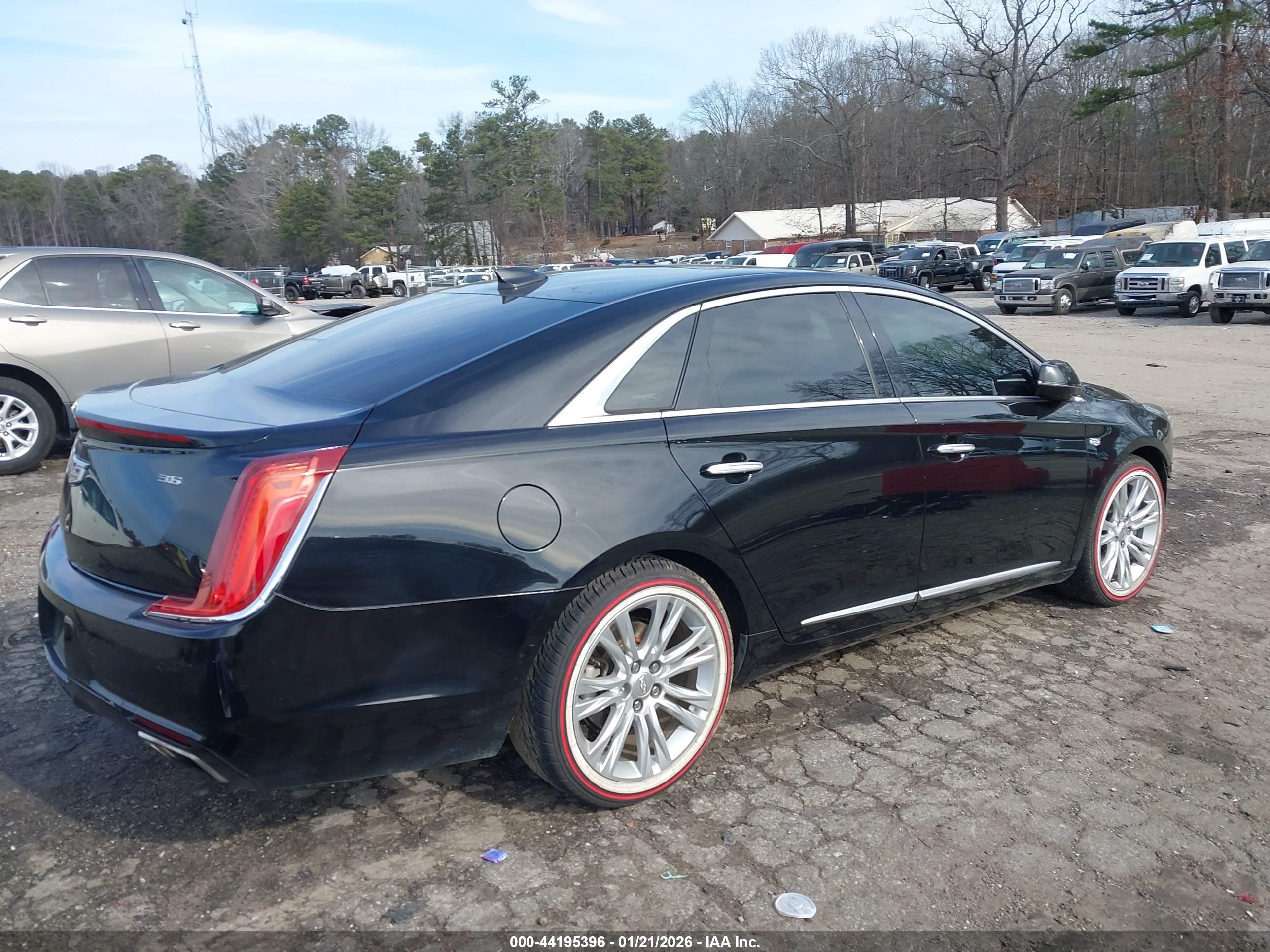 CADILLAC XTS image 4
