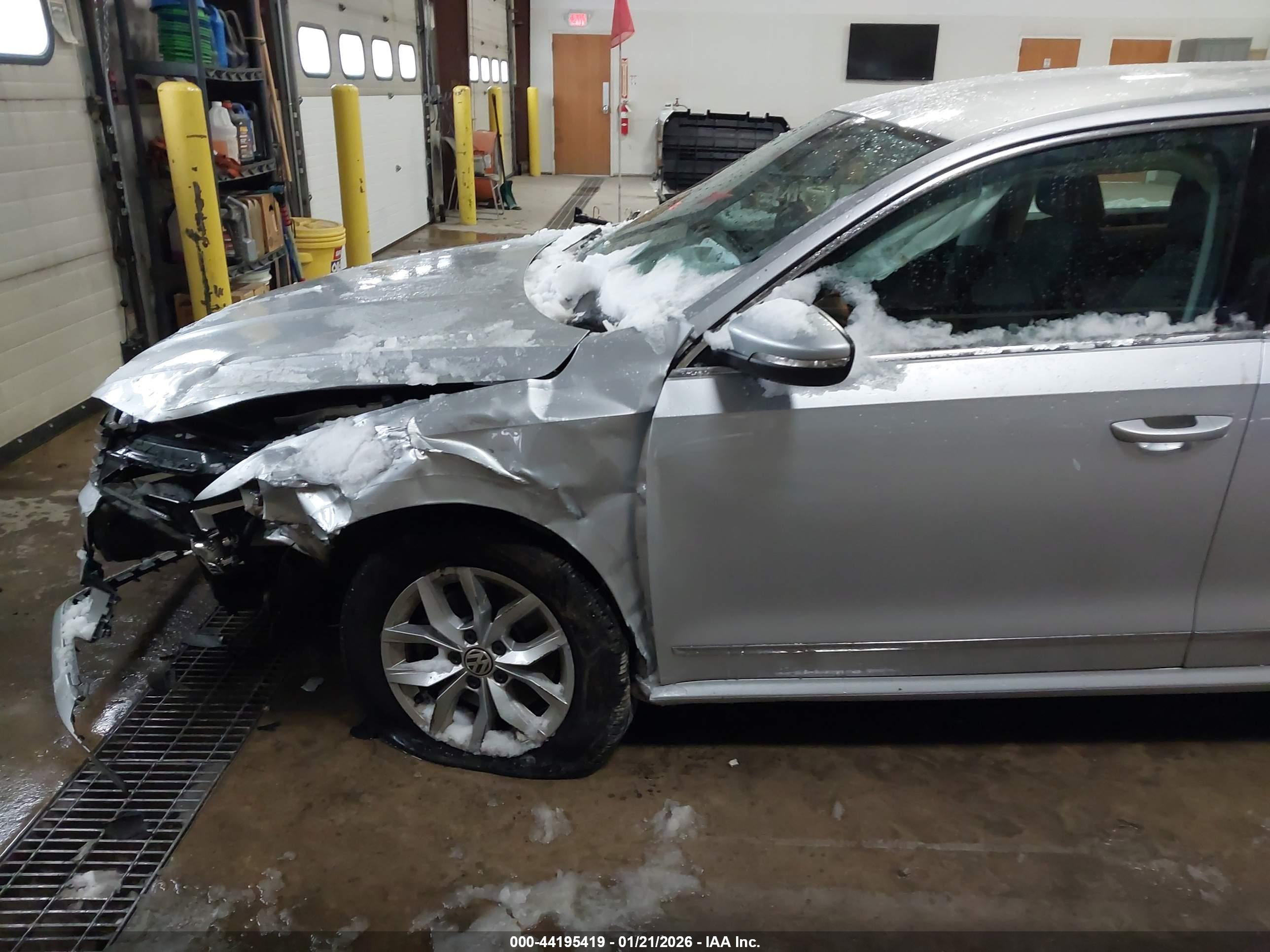 VOLKSWAGEN PASSAT image 6