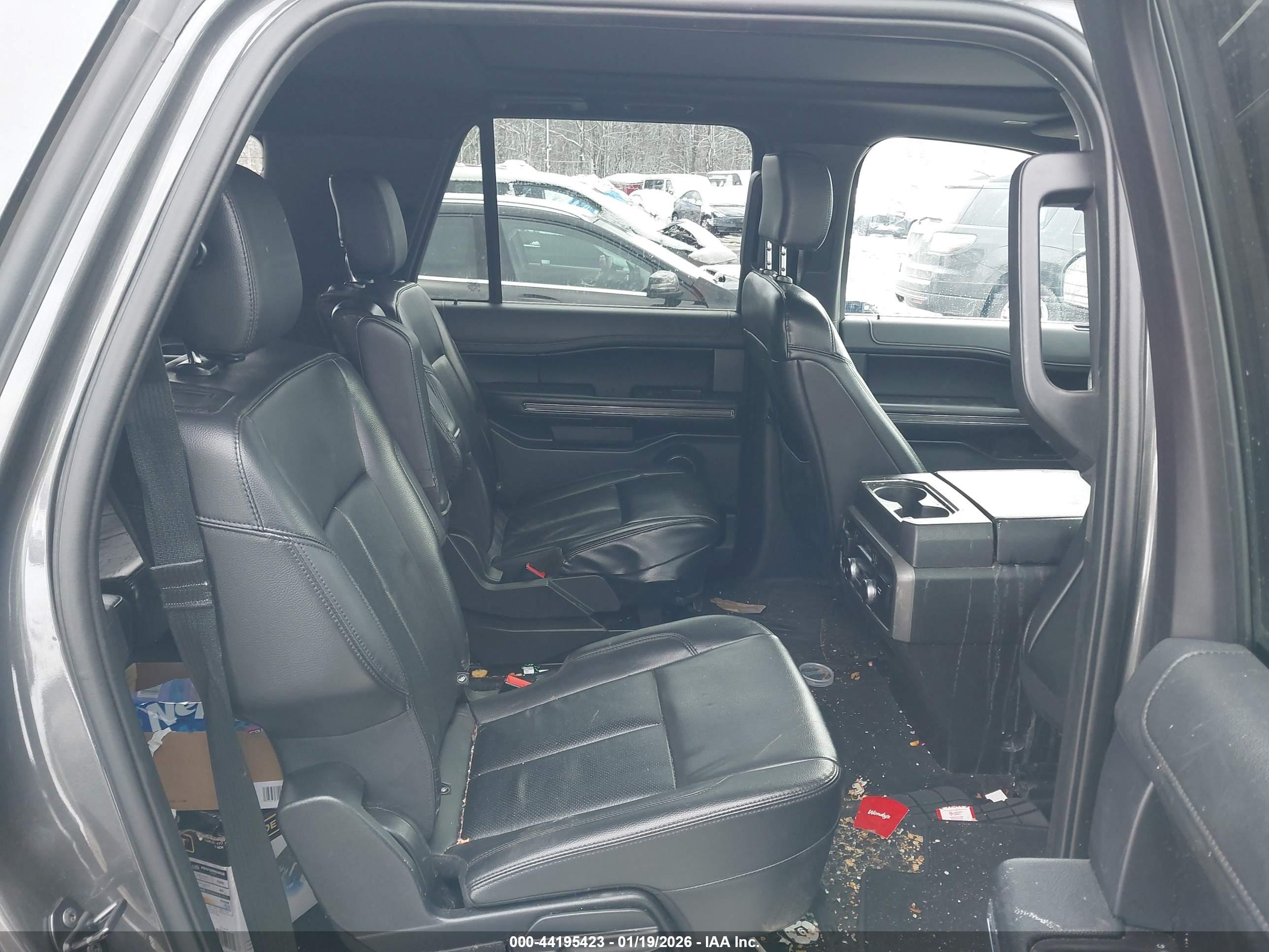 FORD EXPEDITION image 8