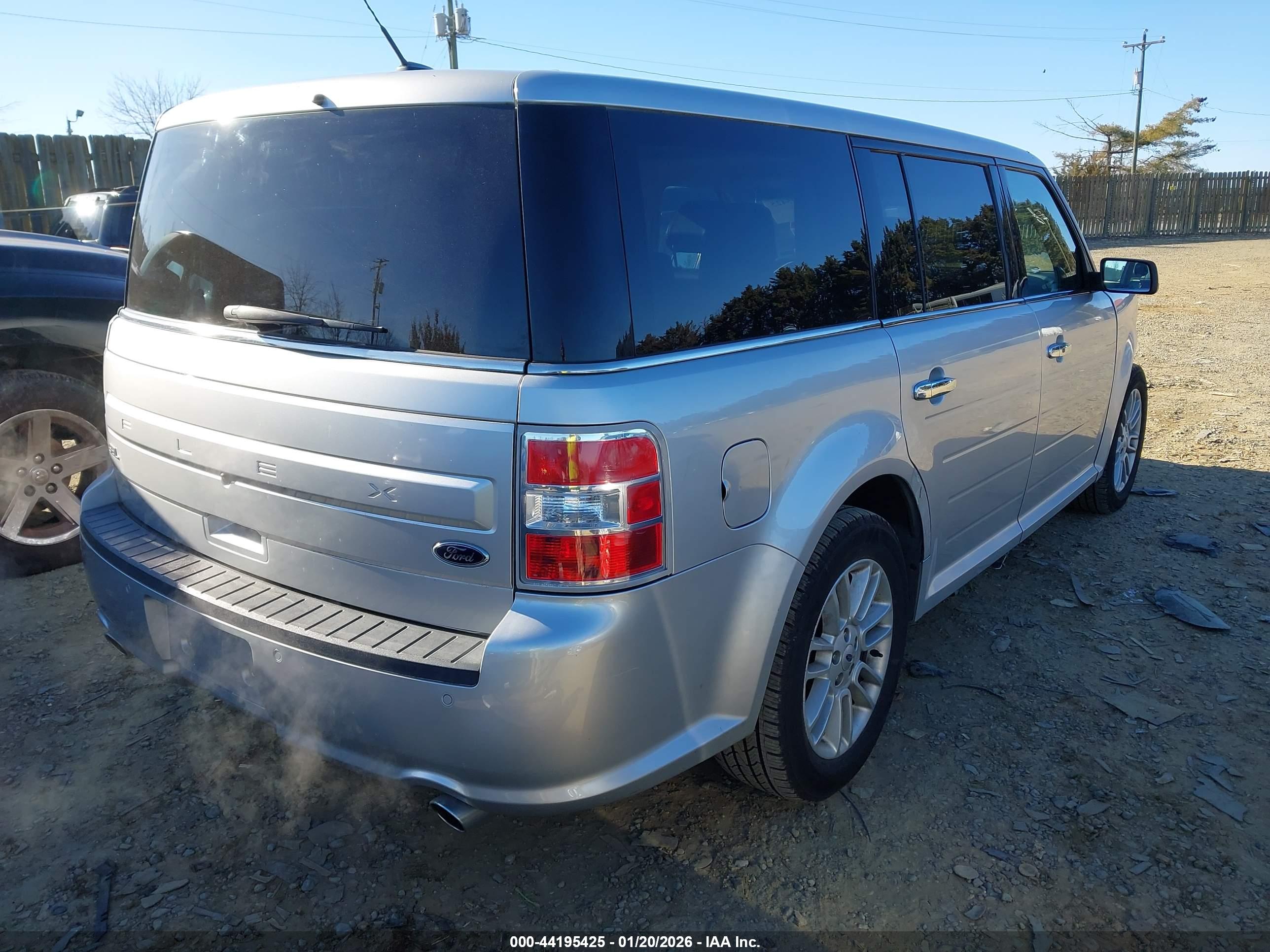 FORD FLEX image 4