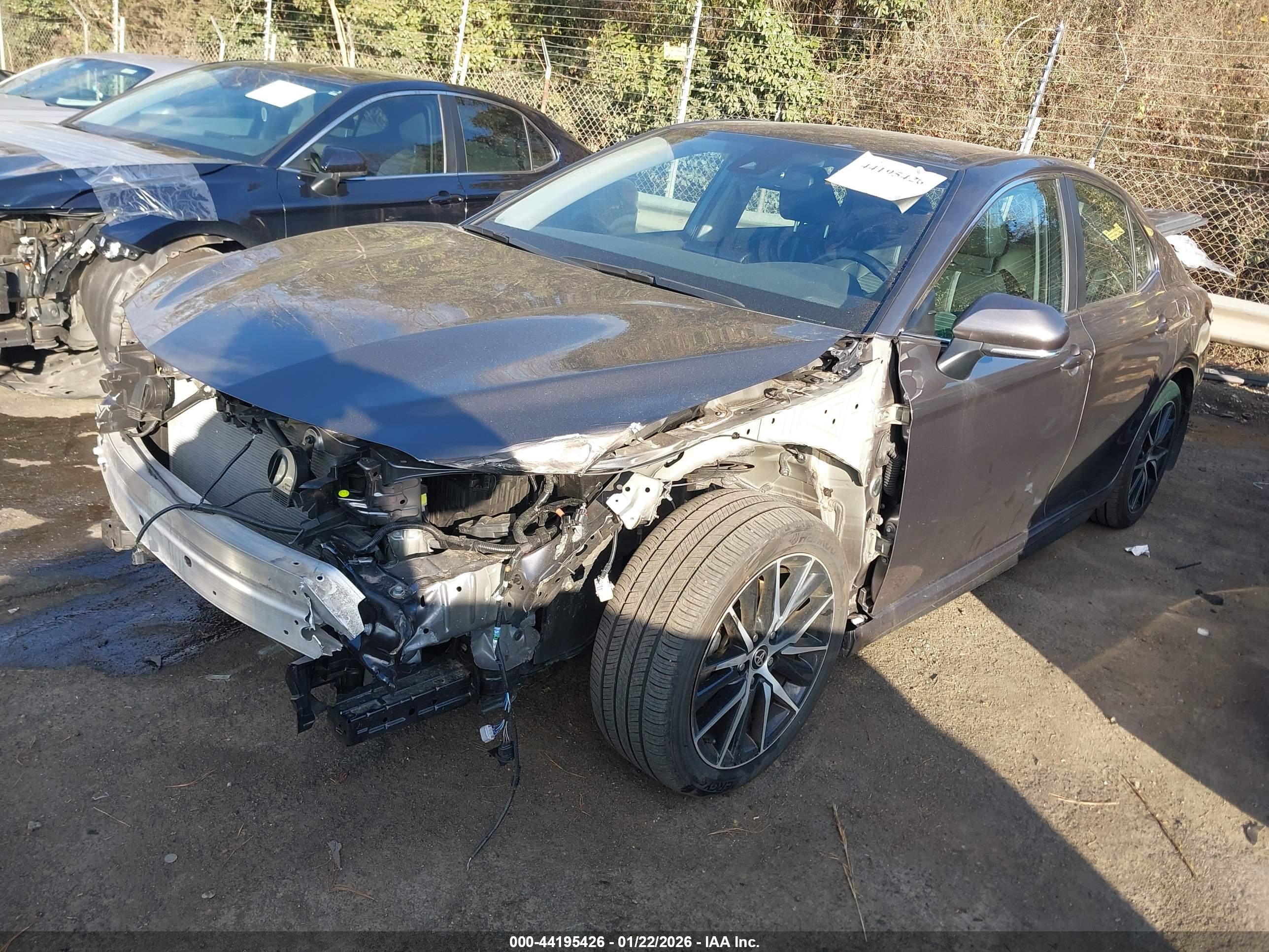 TOYOTA CAMRY image 2