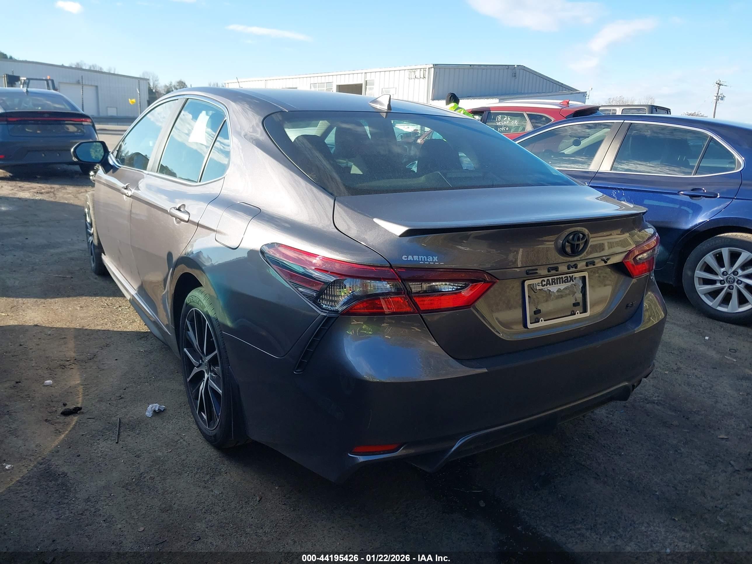 TOYOTA CAMRY image 3