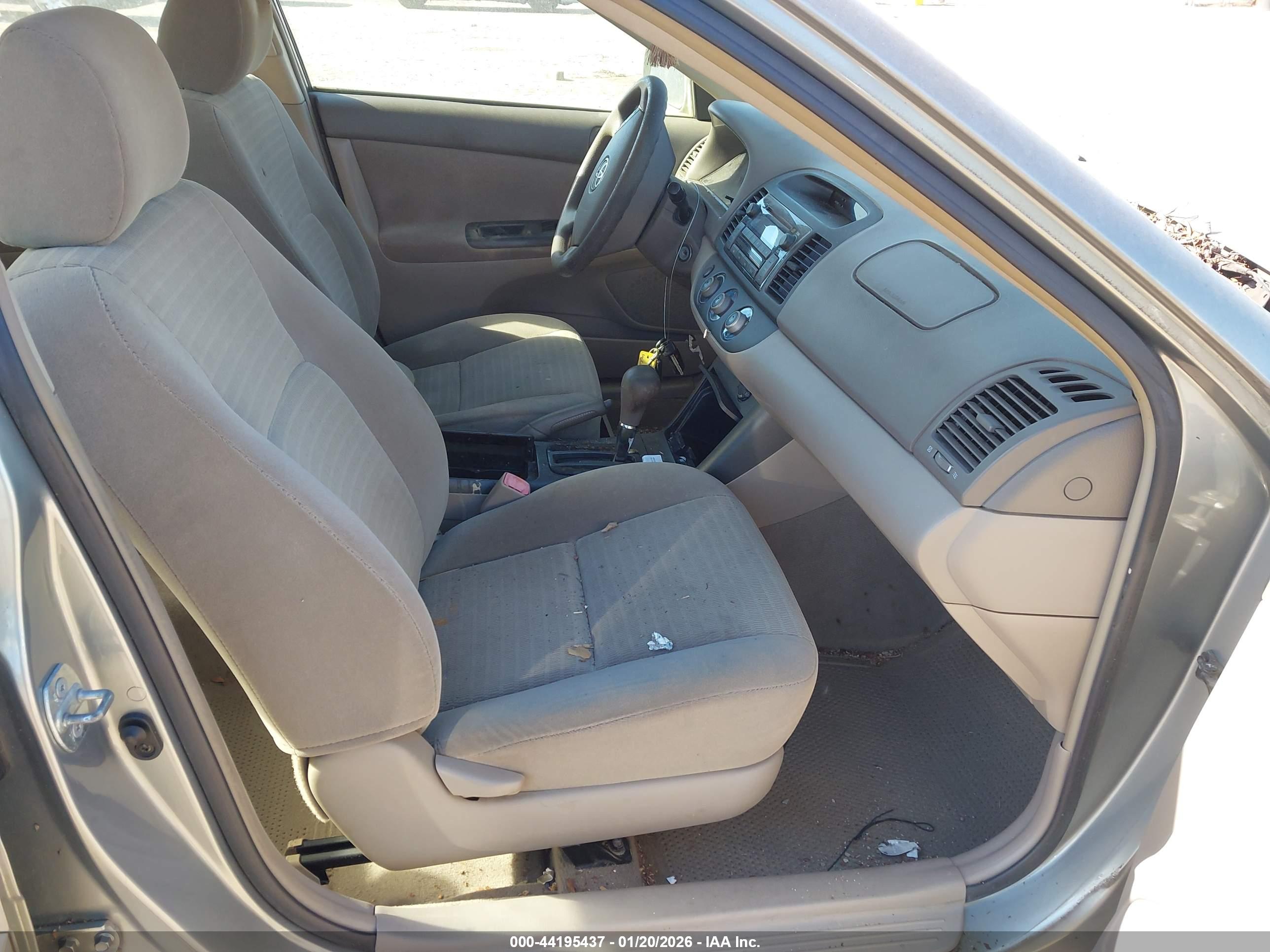 TOYOTA CAMRY image 5