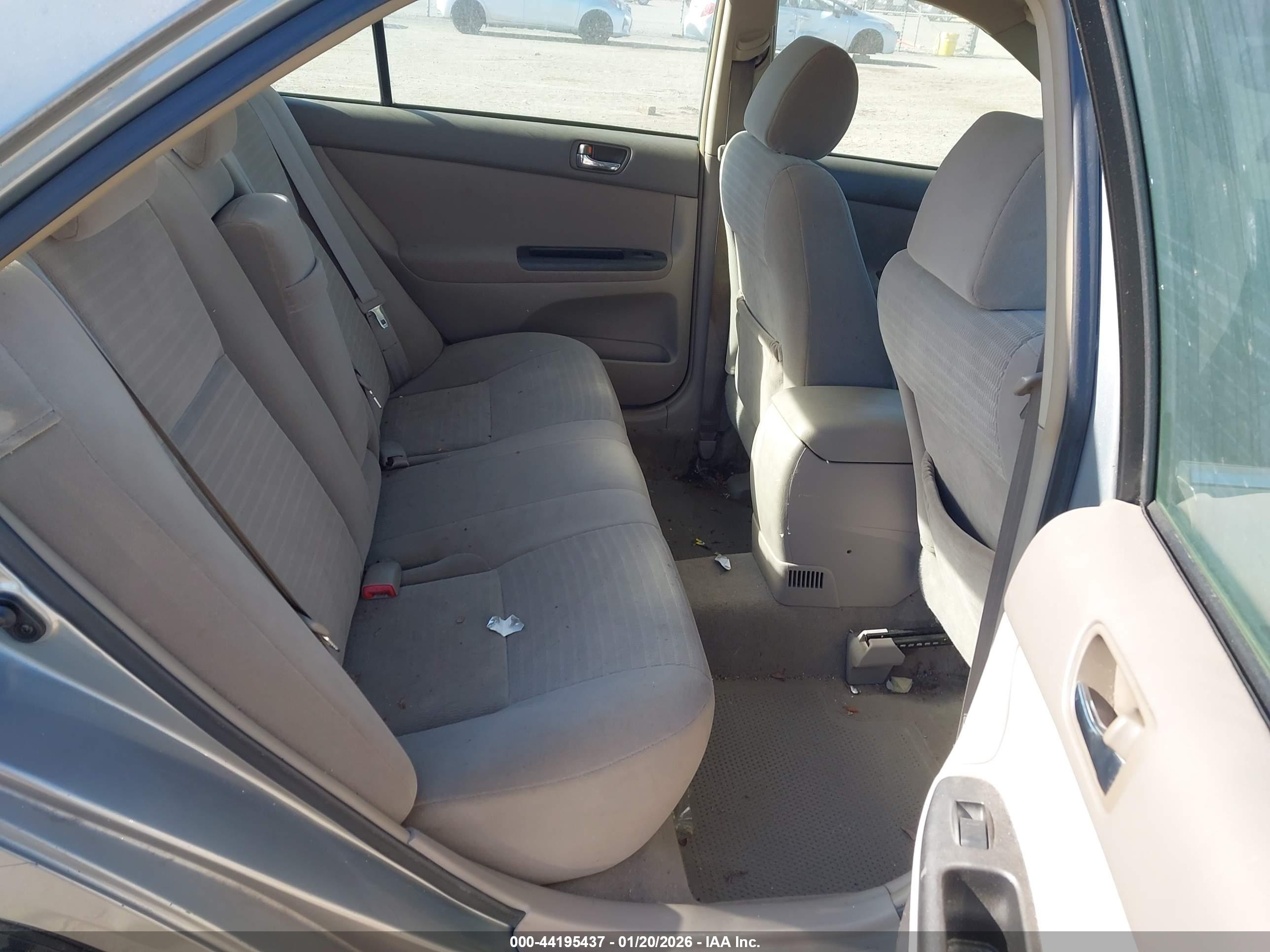 TOYOTA CAMRY image 8
