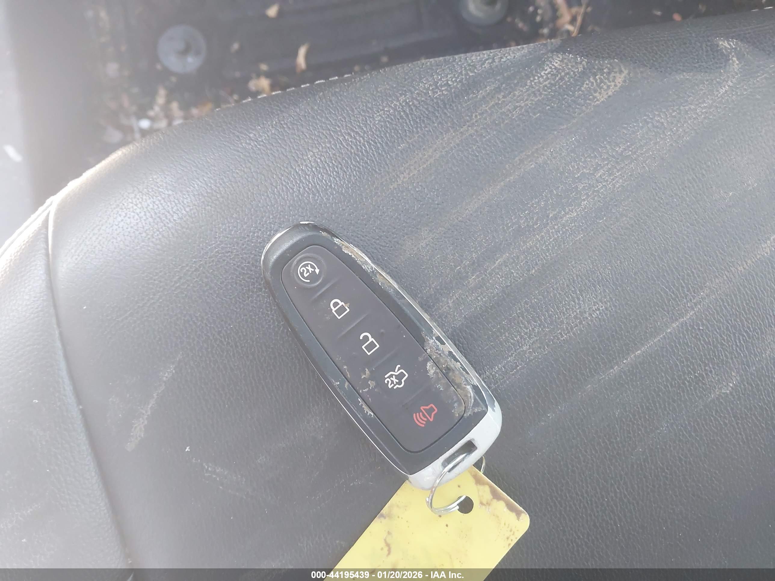 FORD C-MAX image 11