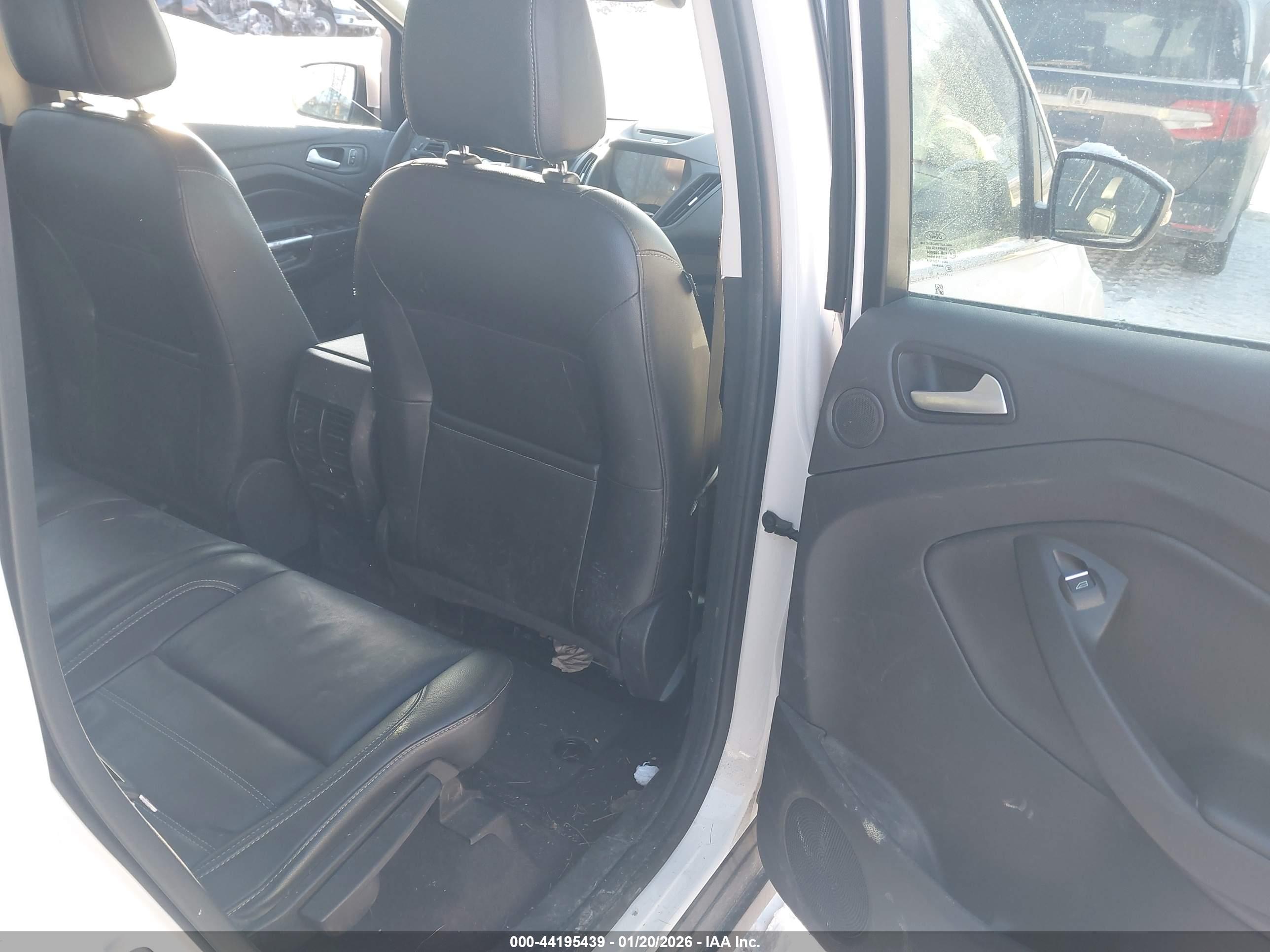 FORD C-MAX image 8