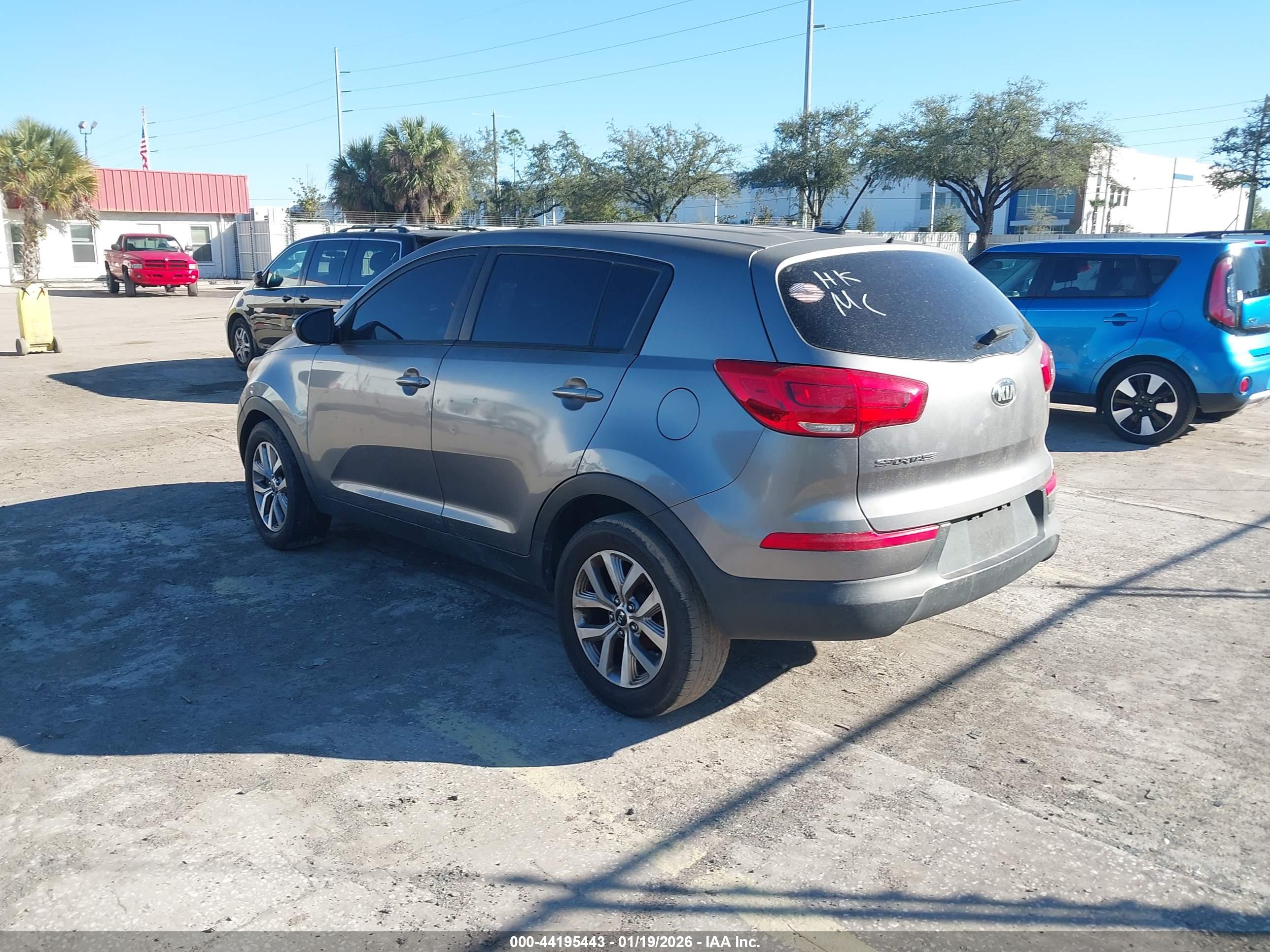 KIA SPORTAGE image 3